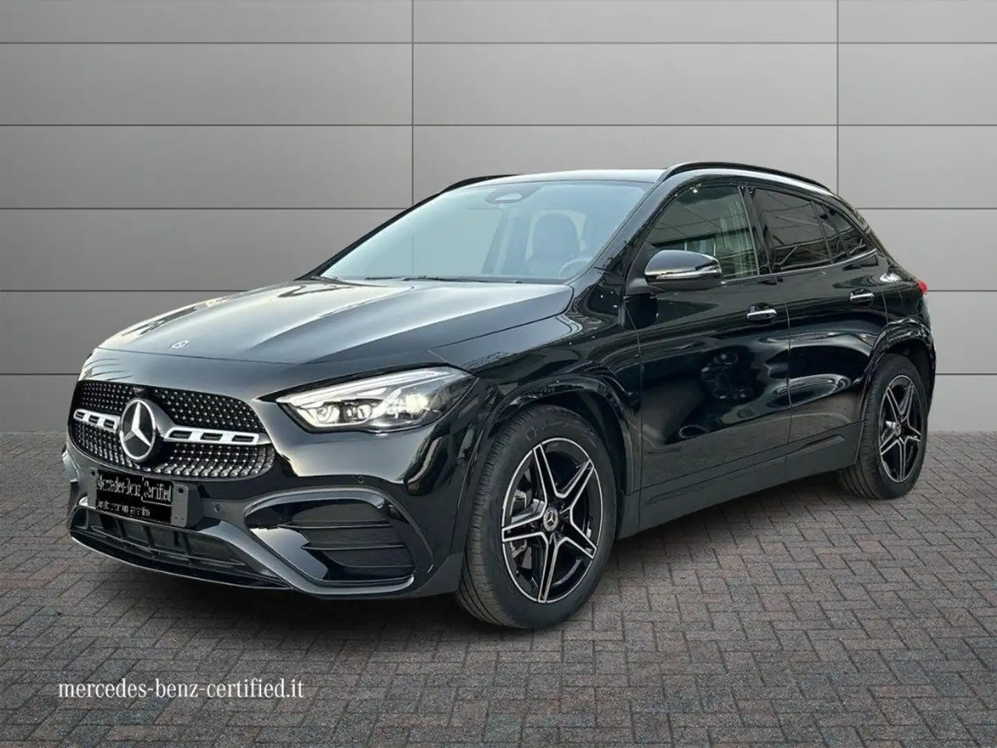 Mercedes-Benz GLA 200 d Automatic 4Matic AMG Line Advanced Plus Zwart - 1