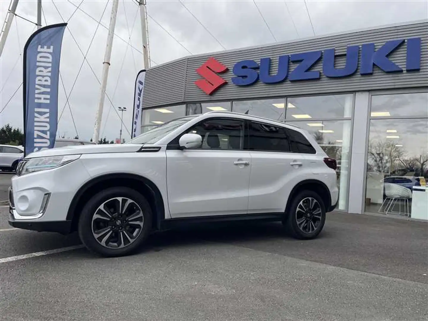 Suzuki Vitara 1.5 HYBRID STYLE AUTO ALLGRIP Blanc - 2