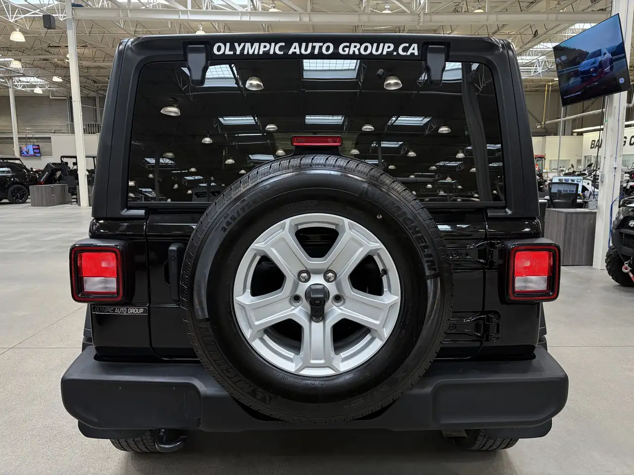 Jeep Wrangler снимка Jeep Wrangler
