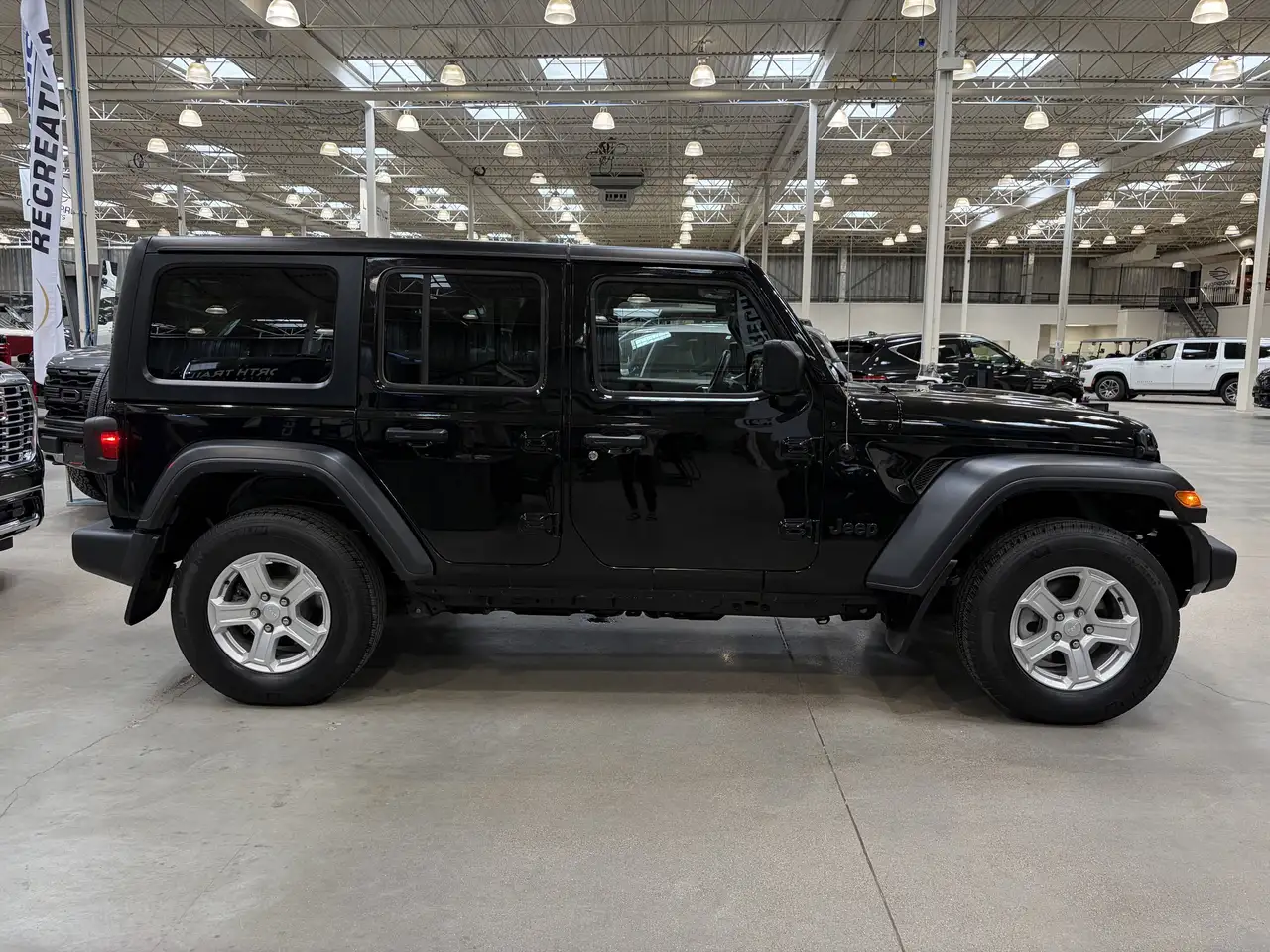 Jeep Wrangler снимка Jeep Wrangler