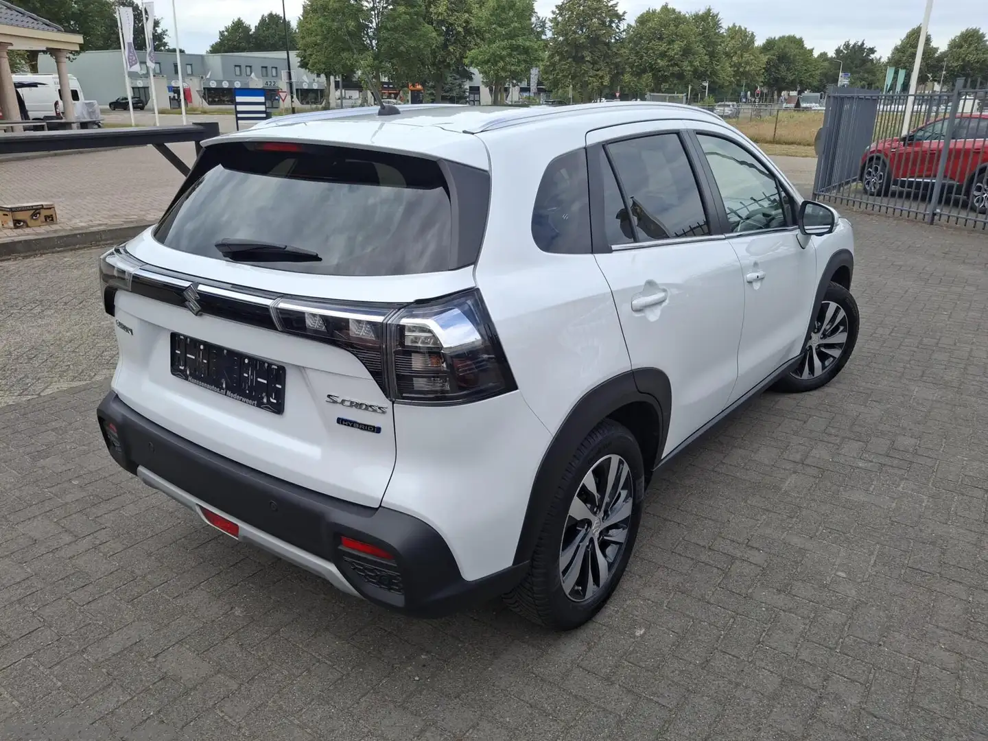 Suzuki S-Cross 1.4 Boosterjet Style Smart Hybrid Wit - 2