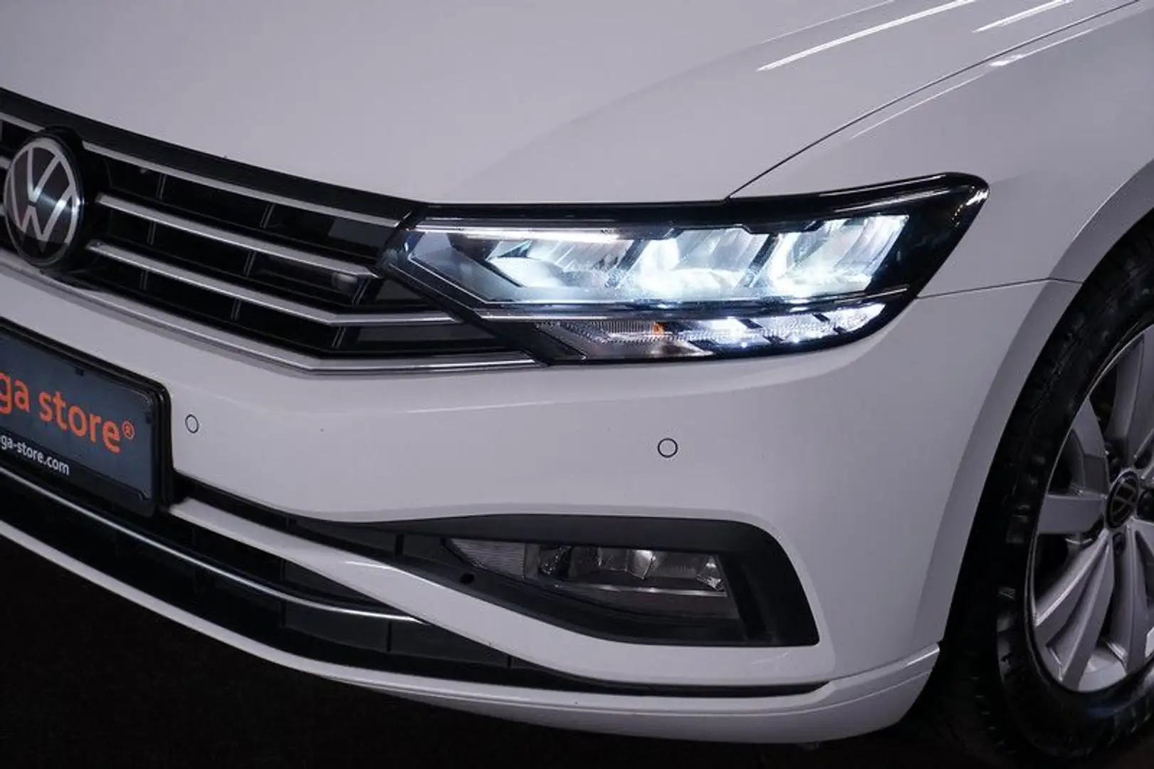Volkswagen Passat Variant 2.0 TDI Business DSG*LED*RFK*Virt Weiß - 2
