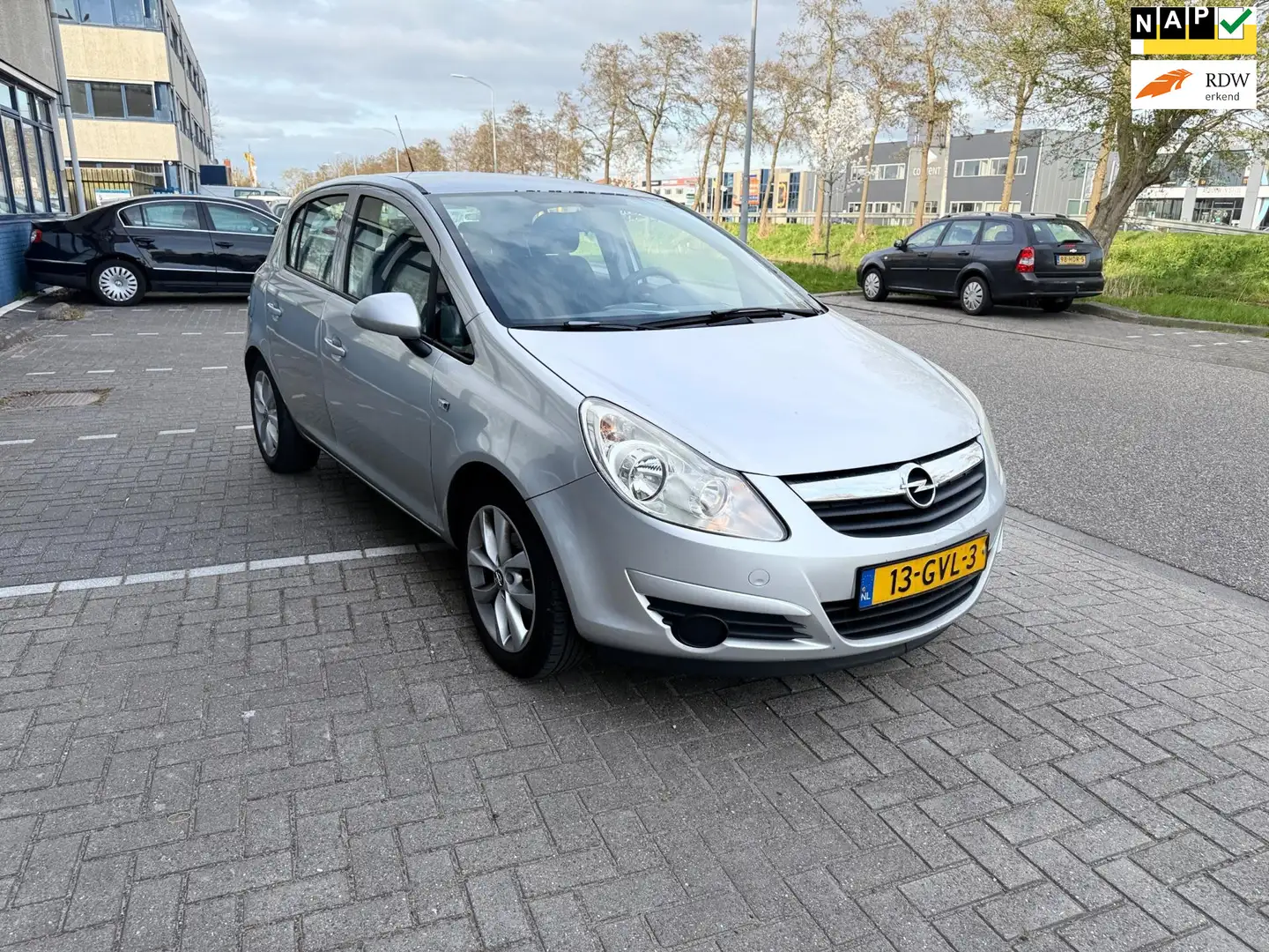Opel Corsa 1.4-16V Business ((( 5 deurs ))) Grijs - 1