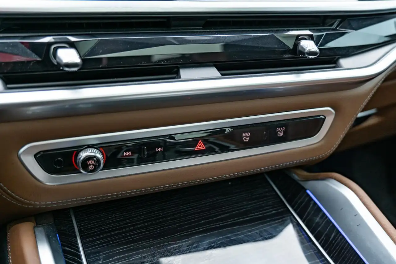 BMW X5 M снимка BMW X5 M