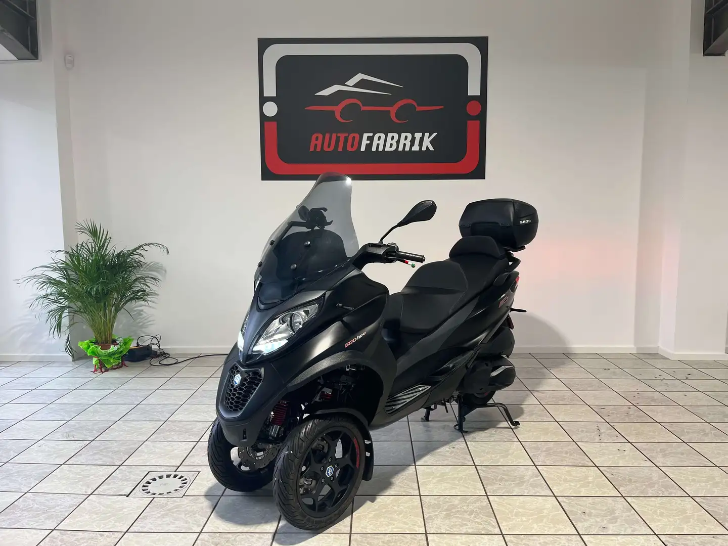 Piaggio MP3 500 HPE Noir - 1