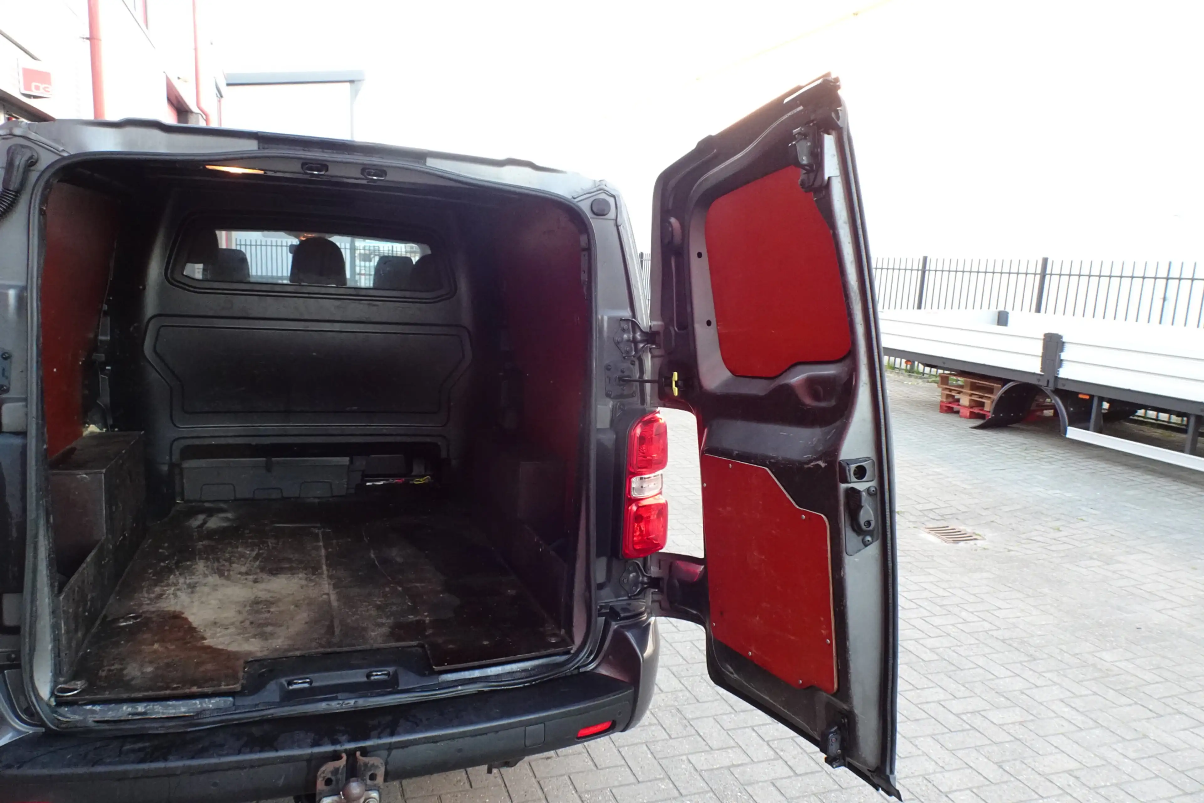 Peugeot Expert 2.0 BlueHDI 145 Long Premium DC 5 zits — photo 17
