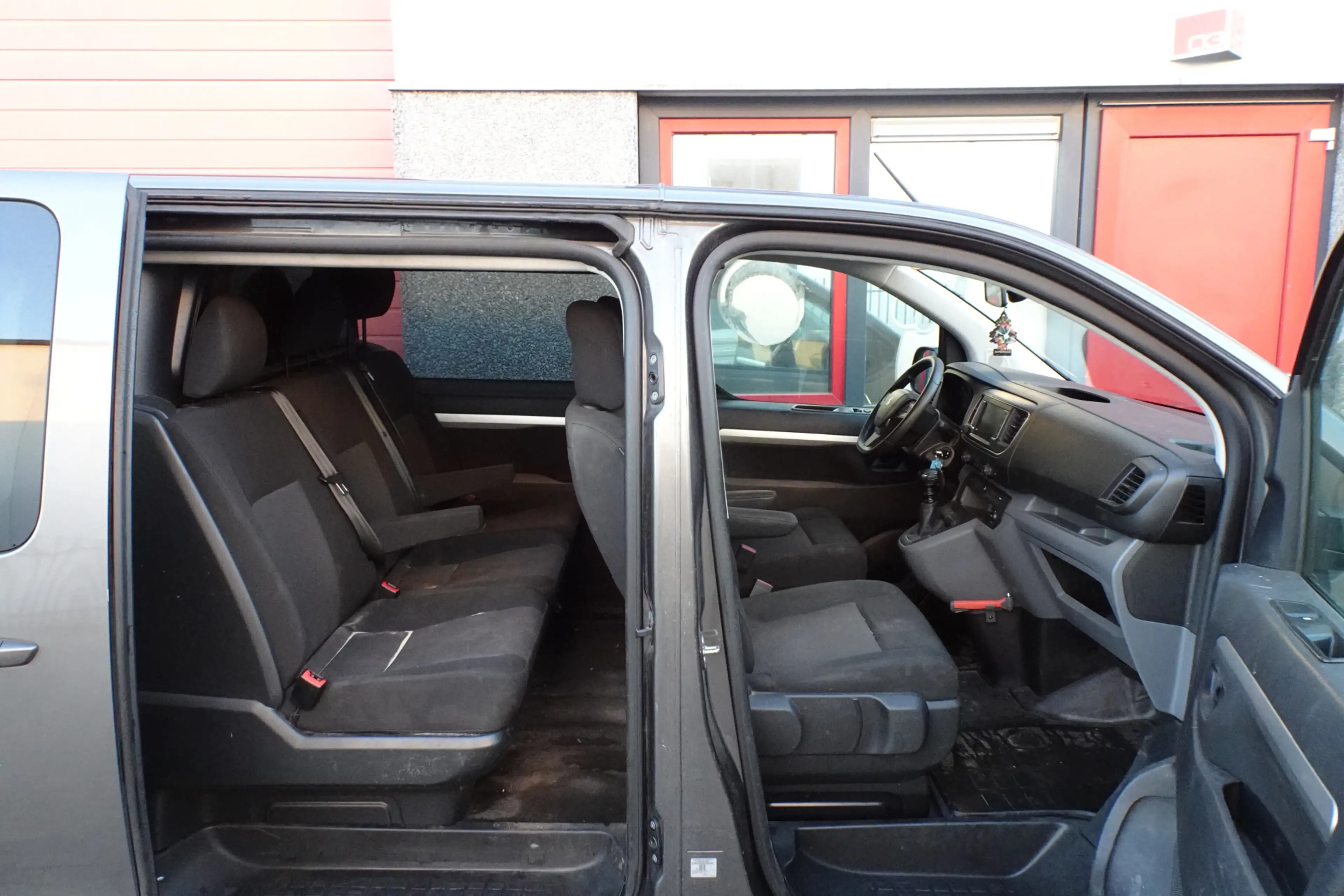 Peugeot Expert 2.0 BlueHDI 145 Long Premium DC 5 zits — photo 6