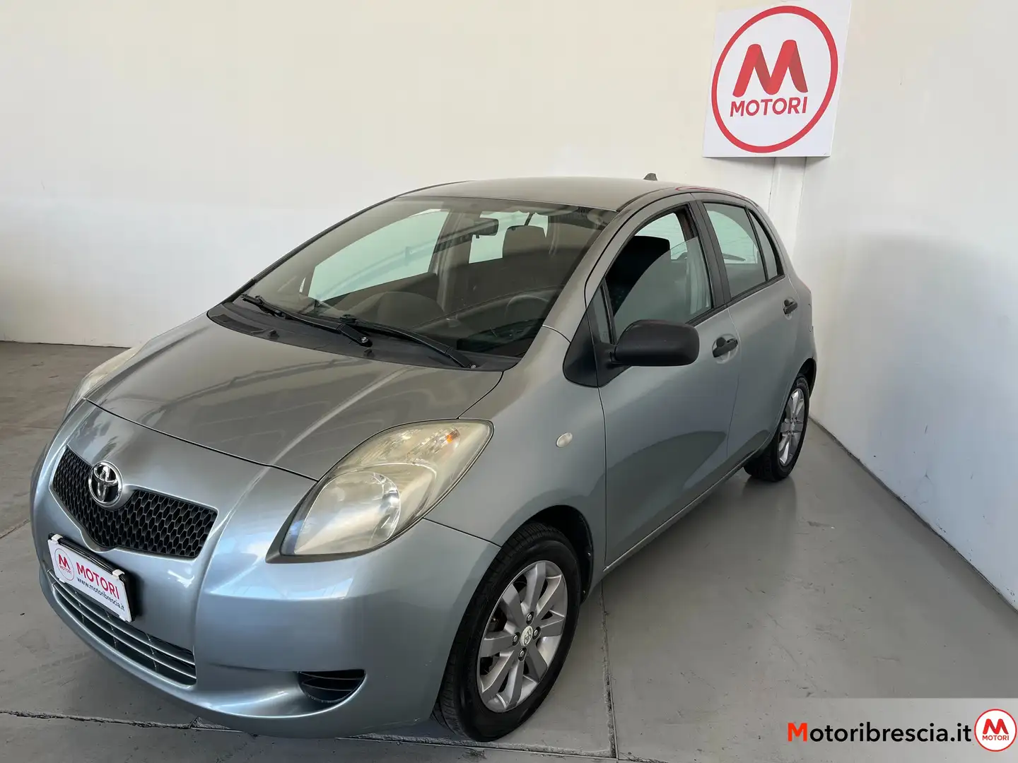 Toyota Yaris 5p 1.0 - OK NEOPATENTATI - SENSORI DI PARCHEGGIO Grau - 2