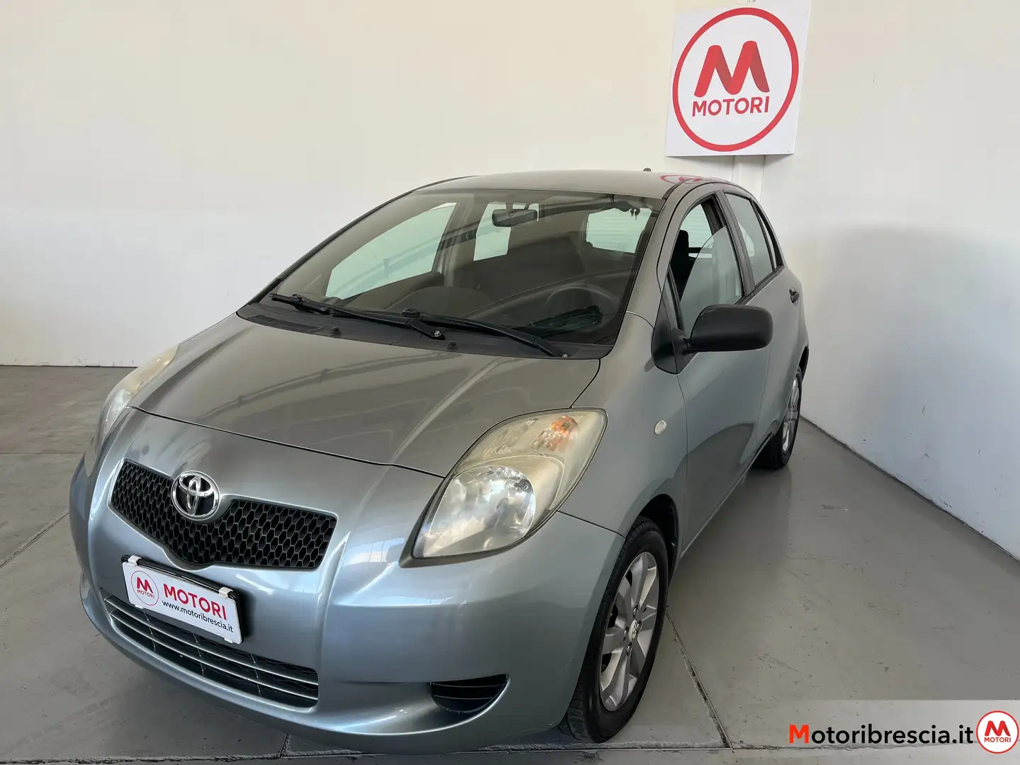 Toyota Yaris 5p 1.0 - OK NEOPATENTATI - SENSORI DI PARCHEGGIO Grau - 1