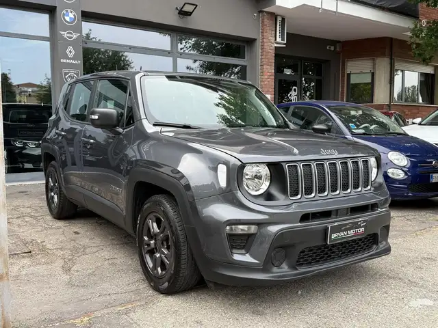 Jeep Renegade view 6