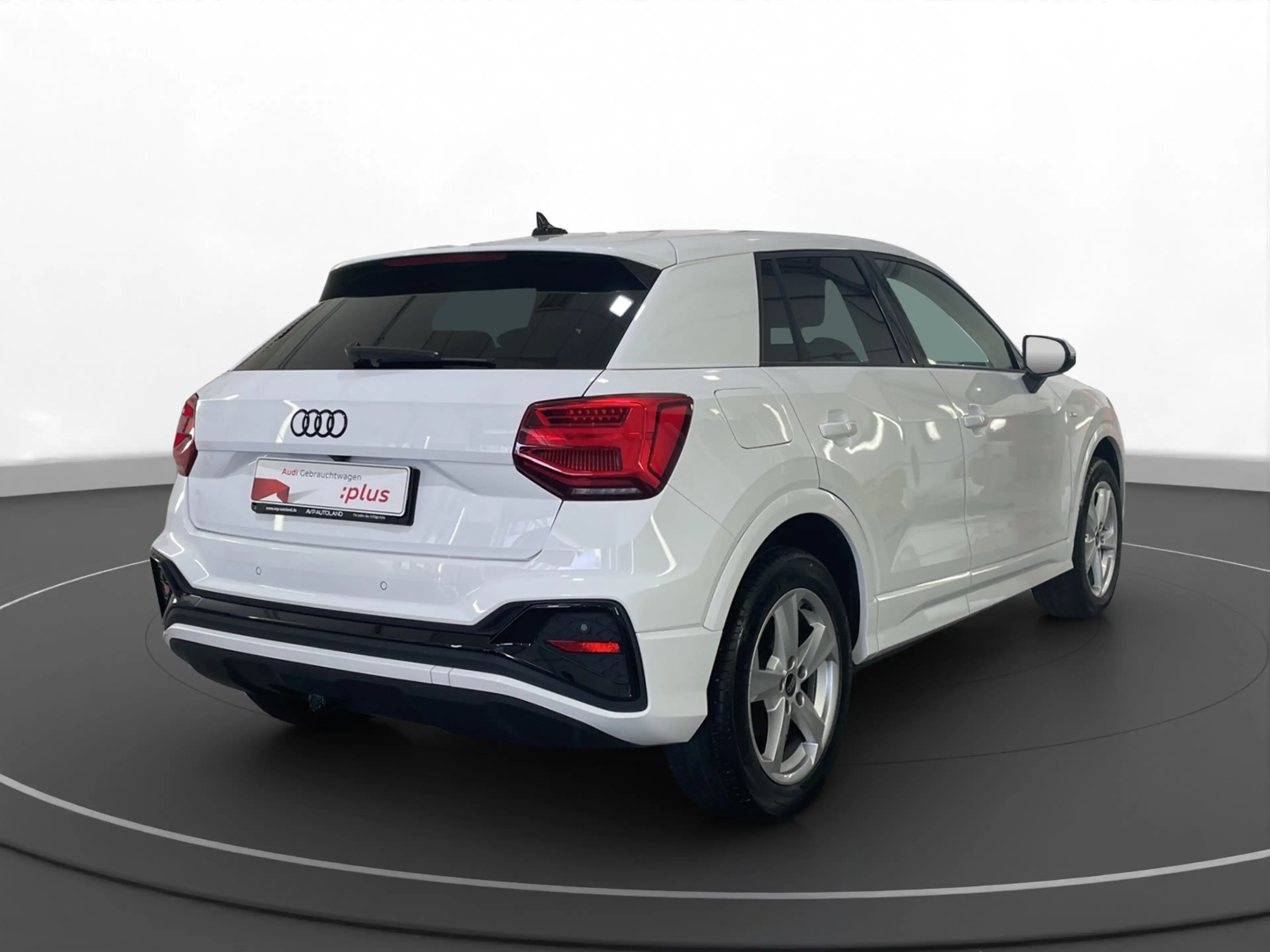 Audi Q2 30 TDI S line | AHK | LED | PARKH | — photo 6