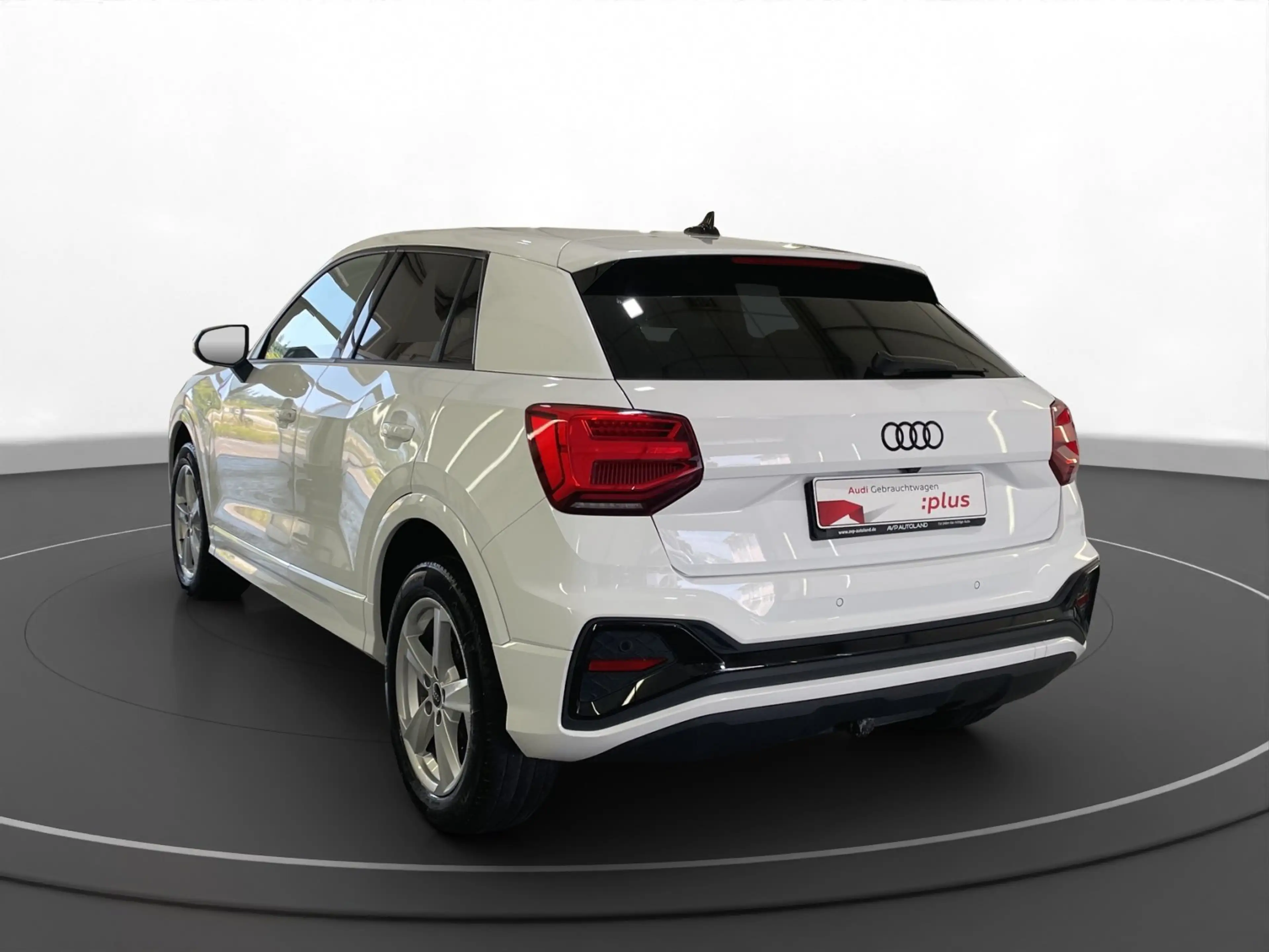 Audi Q2 30 TDI S line | AHK | LED | PARKH | — photo 8