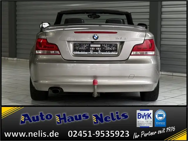 BMW 1 Series view 4