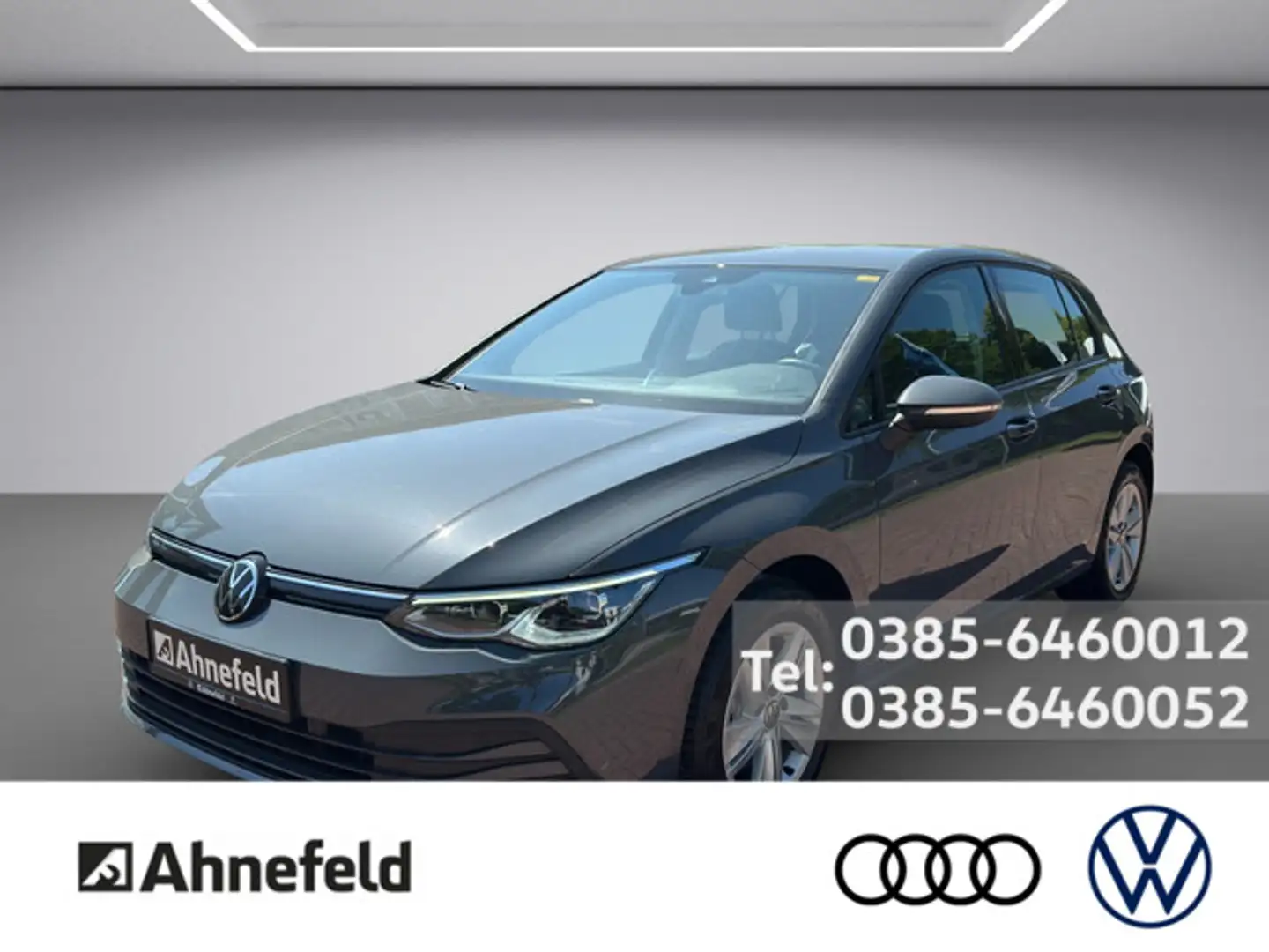 Volkswagen Golf VIII 1.5 eTSI Life DSG PDC SHZ ACC LED Grau - 1
