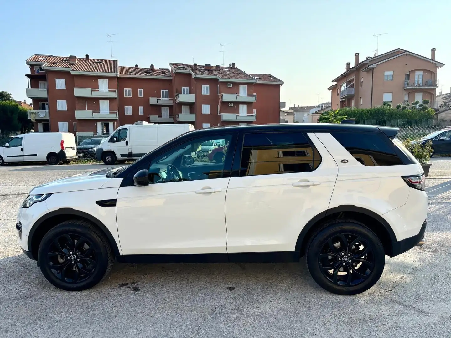 Land Rover Discovery Sport 2015 2.0 td4 HSE awd 150cv auto my19 Weiß - 2