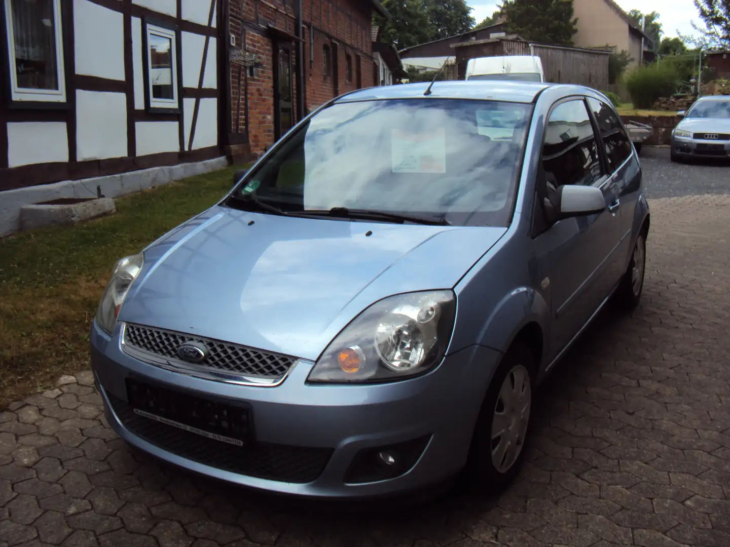 Ford Fiesta Blau - 2