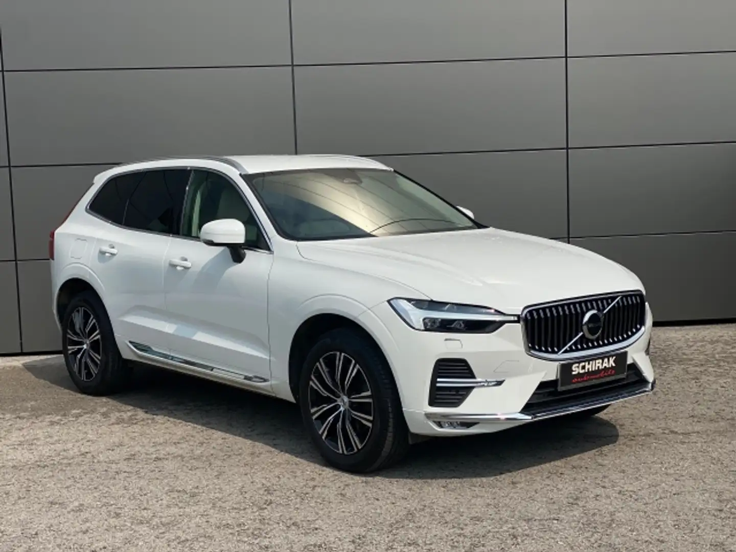 Volvo XC60 B5 AWD Inscription Geartronic Weiß - 1