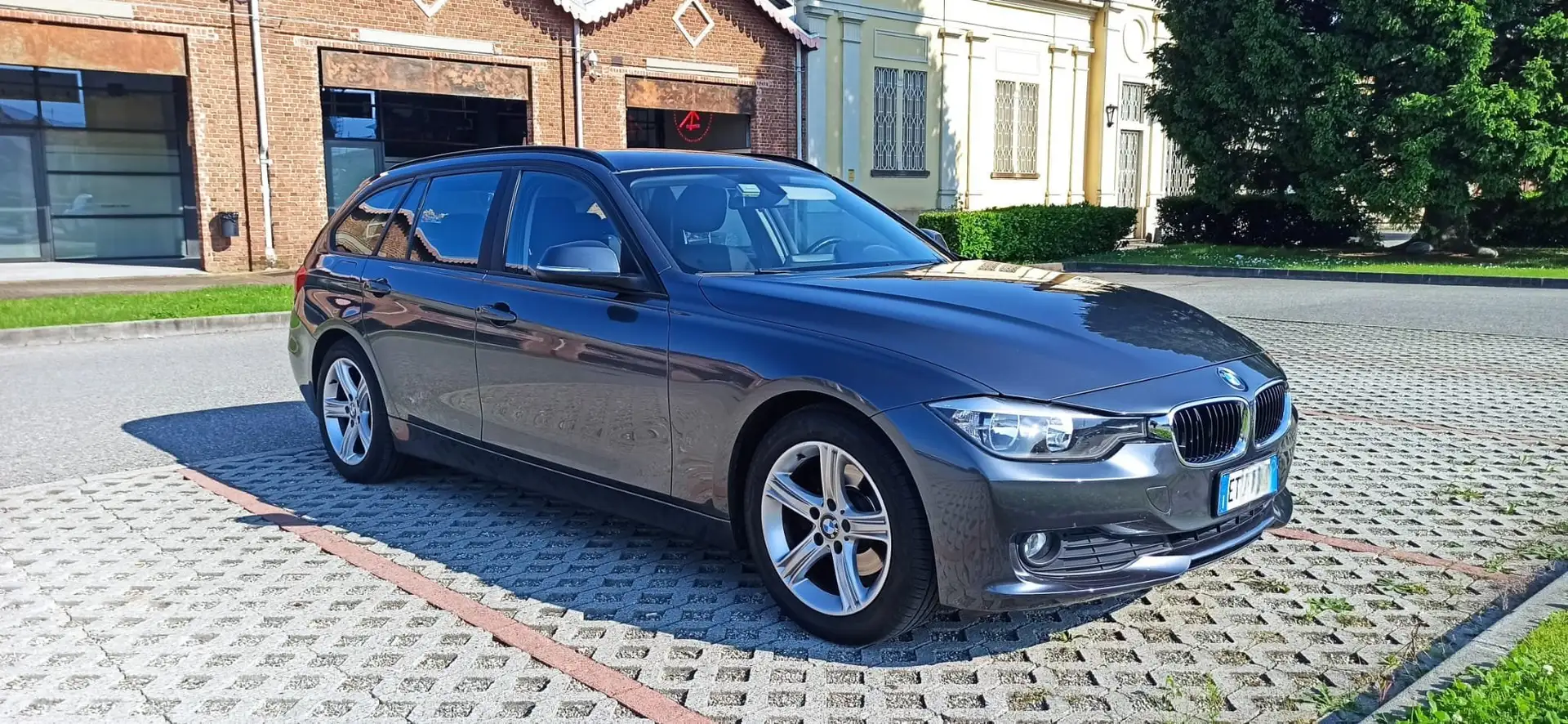 BMW 320 F31 - 320d Touring Efficient Dynamic Grigio - 2