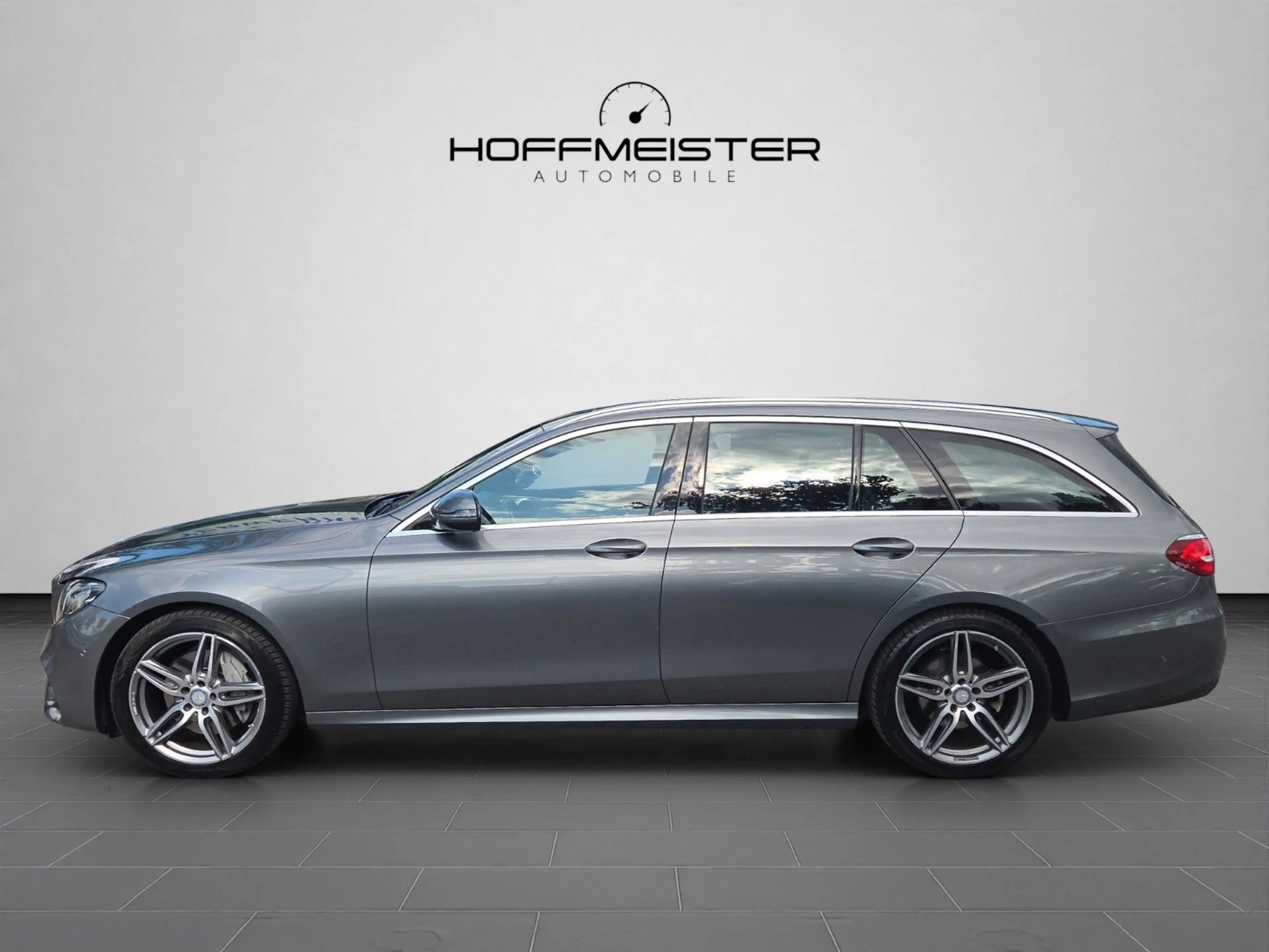 Mercedes-Benz E 250 T-Modell*Amg-Line*Schiebedach* — photo 2