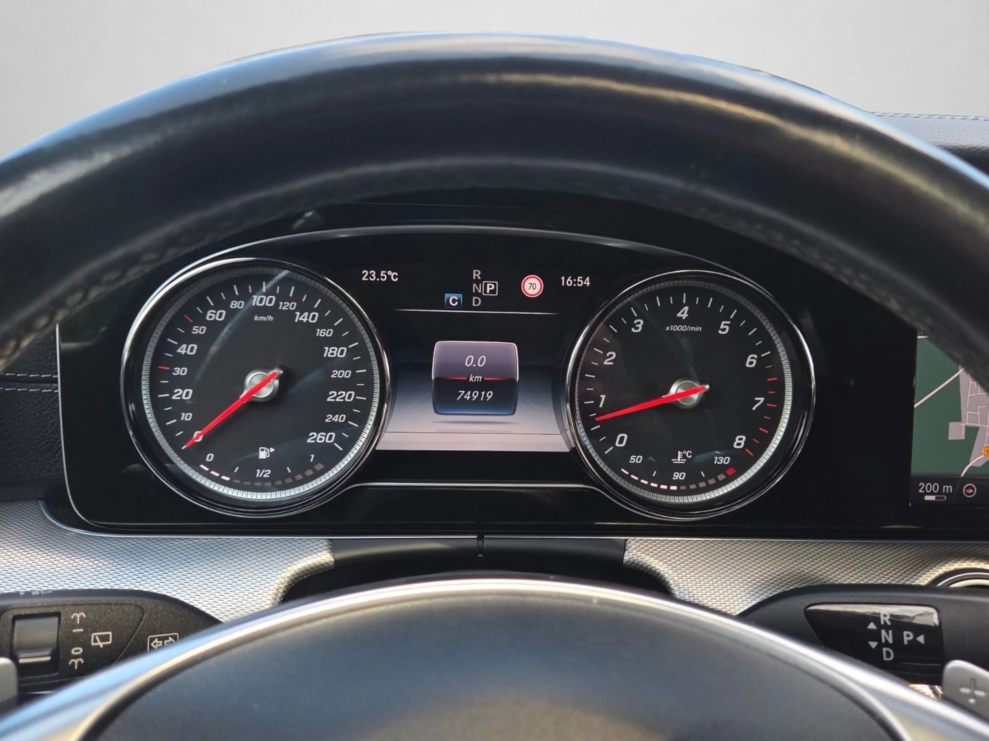 Mercedes-Benz E 250 T-Modell*Amg-Line*Schiebedach* — photo 11