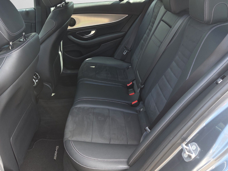 Mercedes-Benz E 250 T-Modell*Amg-Line*Schiebedach* — photo 12