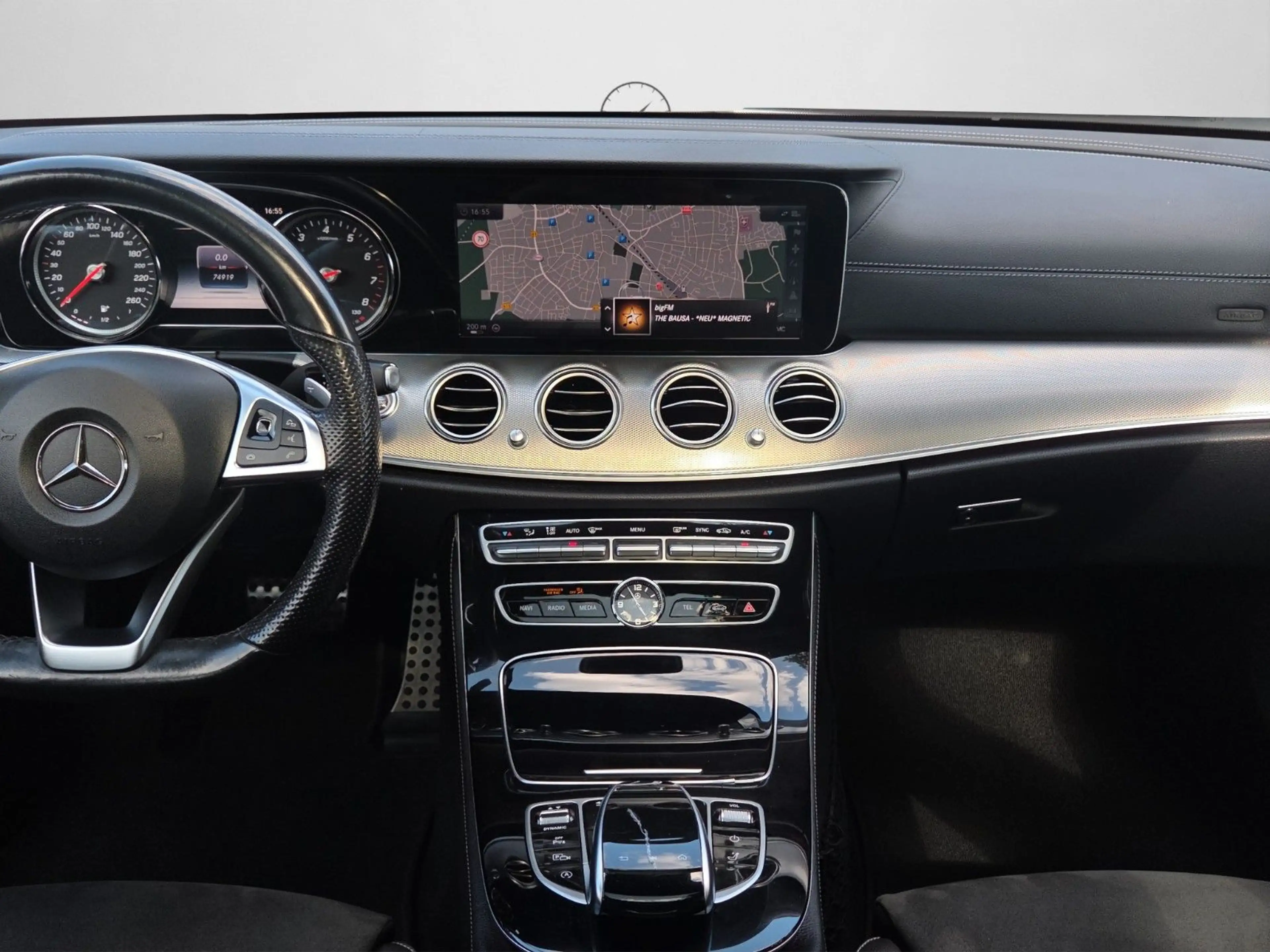 Mercedes-Benz E 250 T-Modell*Amg-Line*Schiebedach* — photo 14
