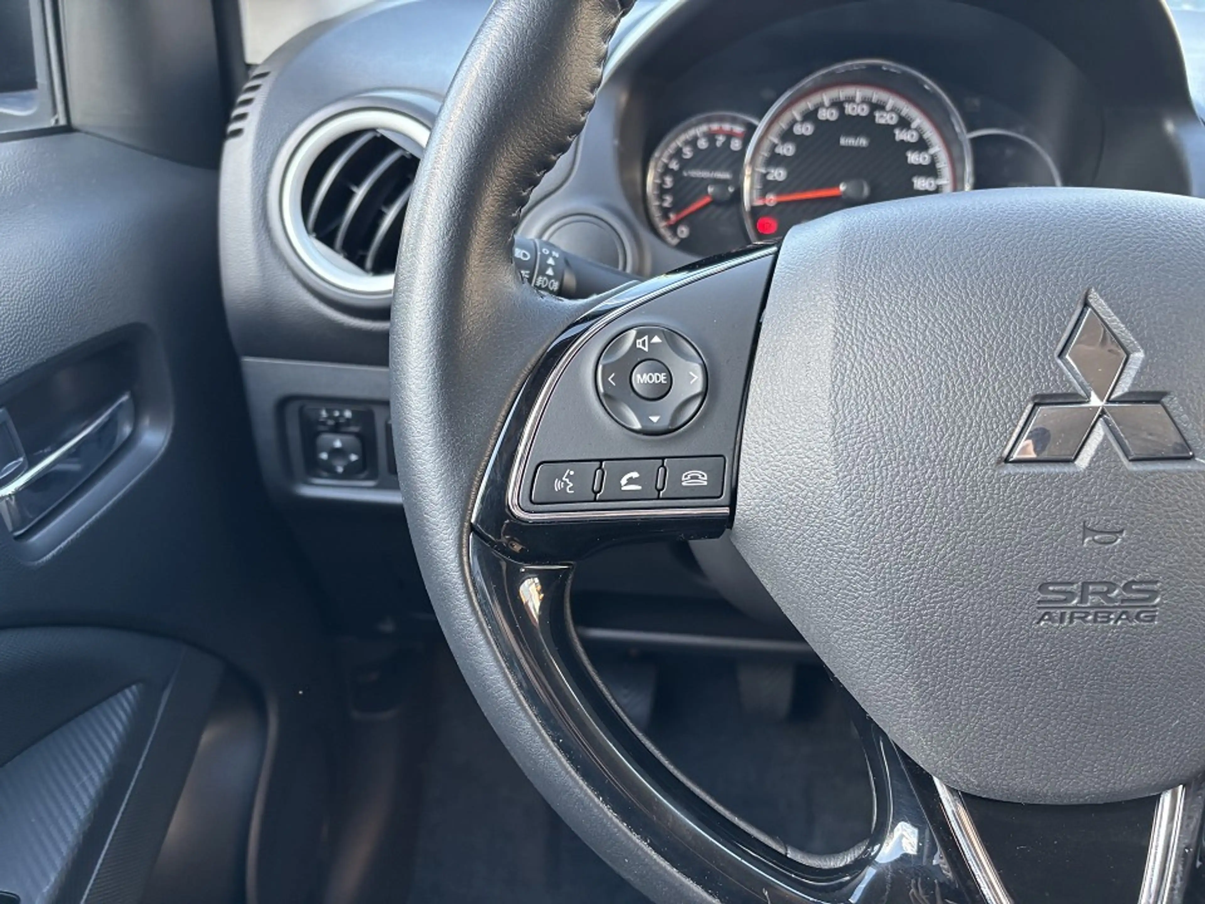 Mitsubishi Space Star Spirit+*Tempomat*Sitzheizung*Navi*CarPlay*DAB* Spi — photo 9