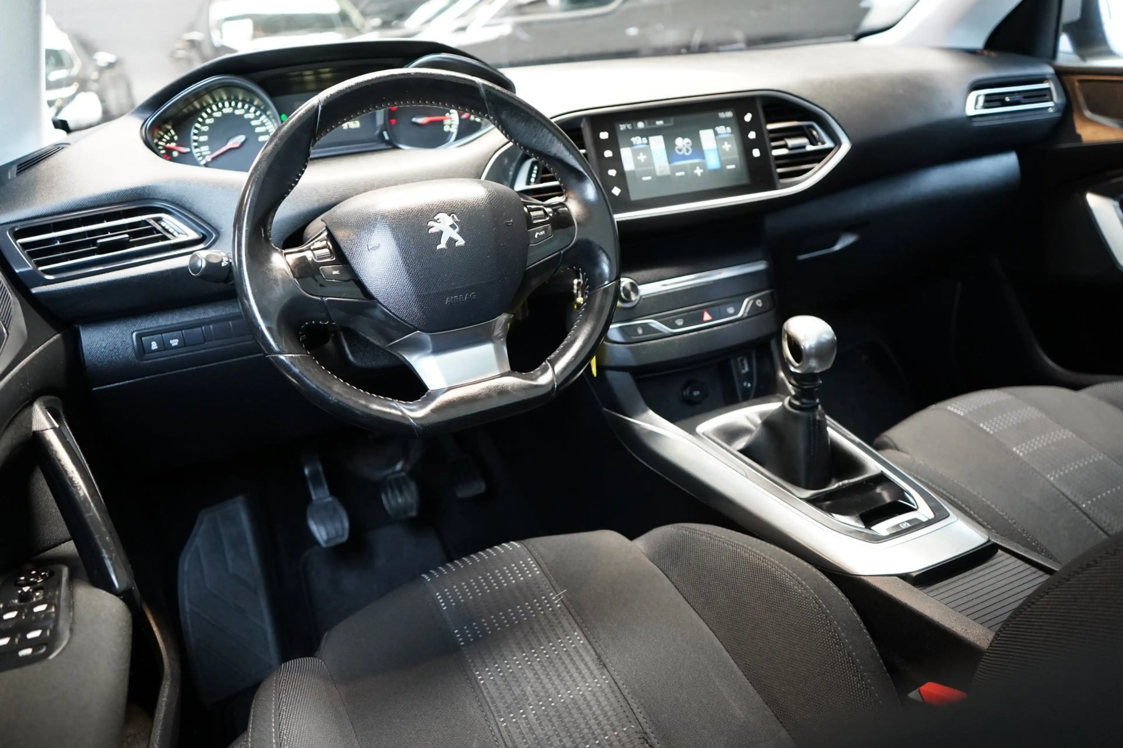 Peugeot 308 SW 1.2 PureTech Blue Lease Premium | TREKHAAK | CR — photo 16