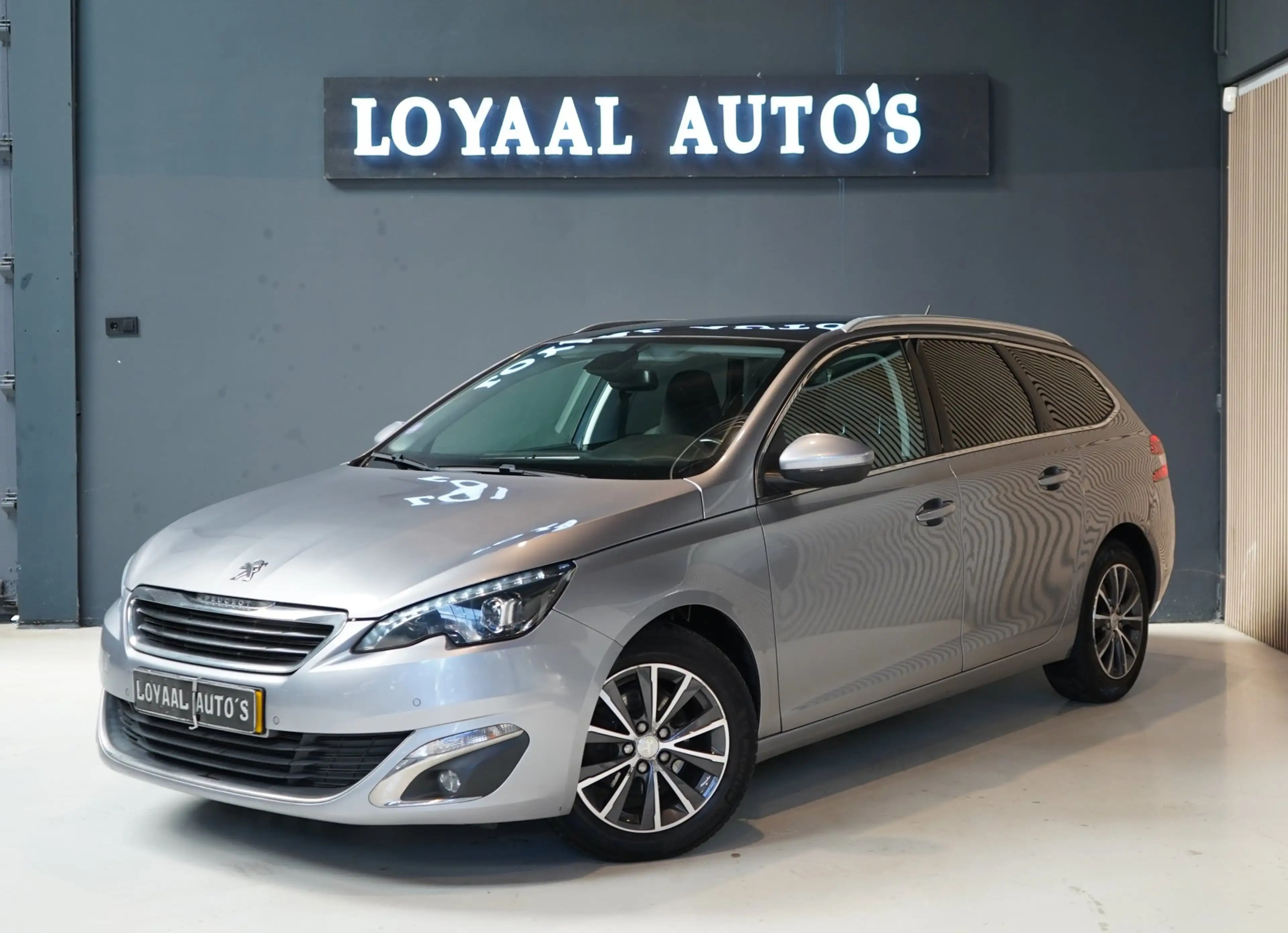 Peugeot 308 SW 1.2 PureTech Blue Lease Premium | TREKHAAK | CR — photo 4