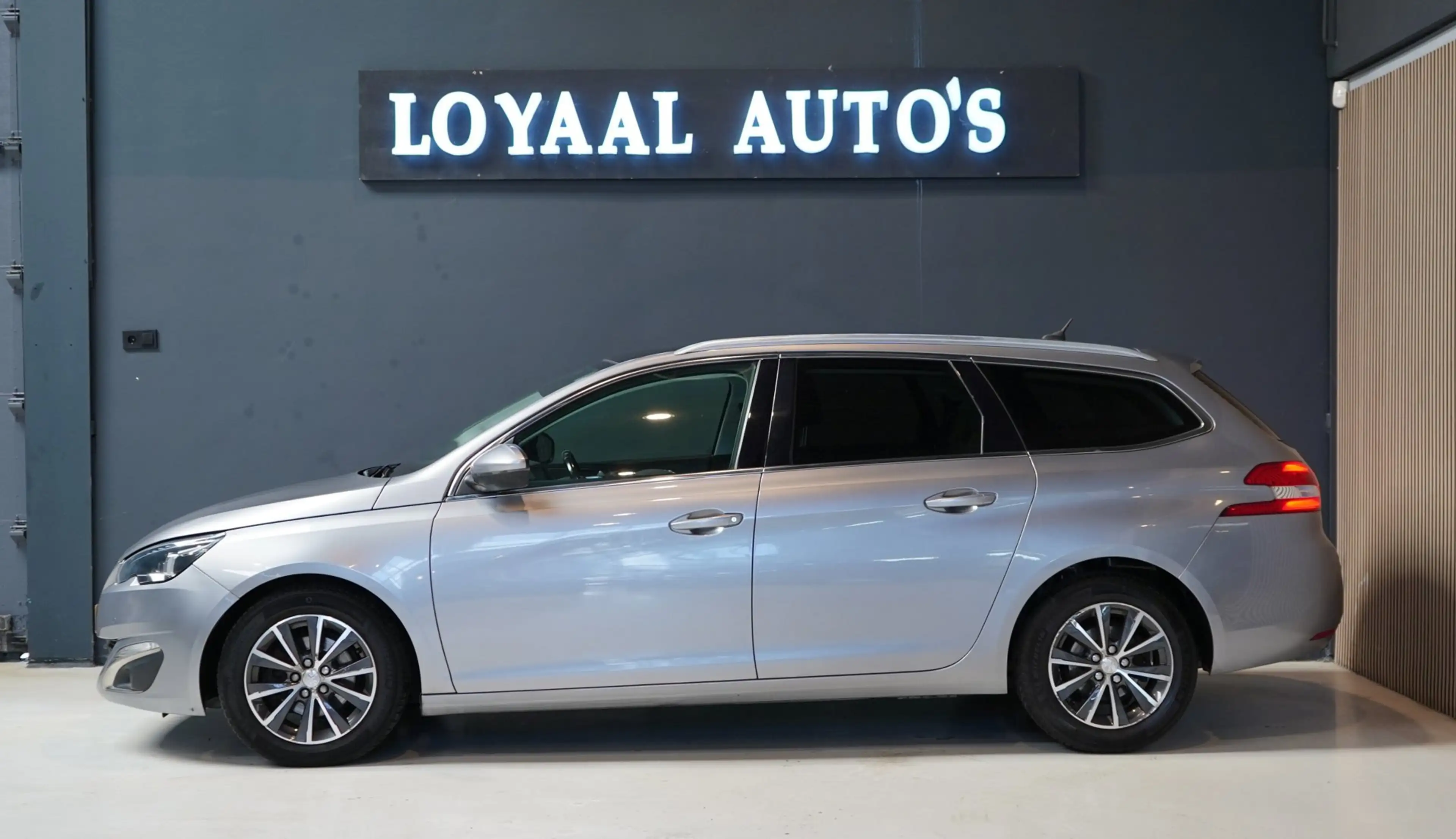 Peugeot 308 SW 1.2 PureTech Blue Lease Premium | TREKHAAK | CR — photo 5