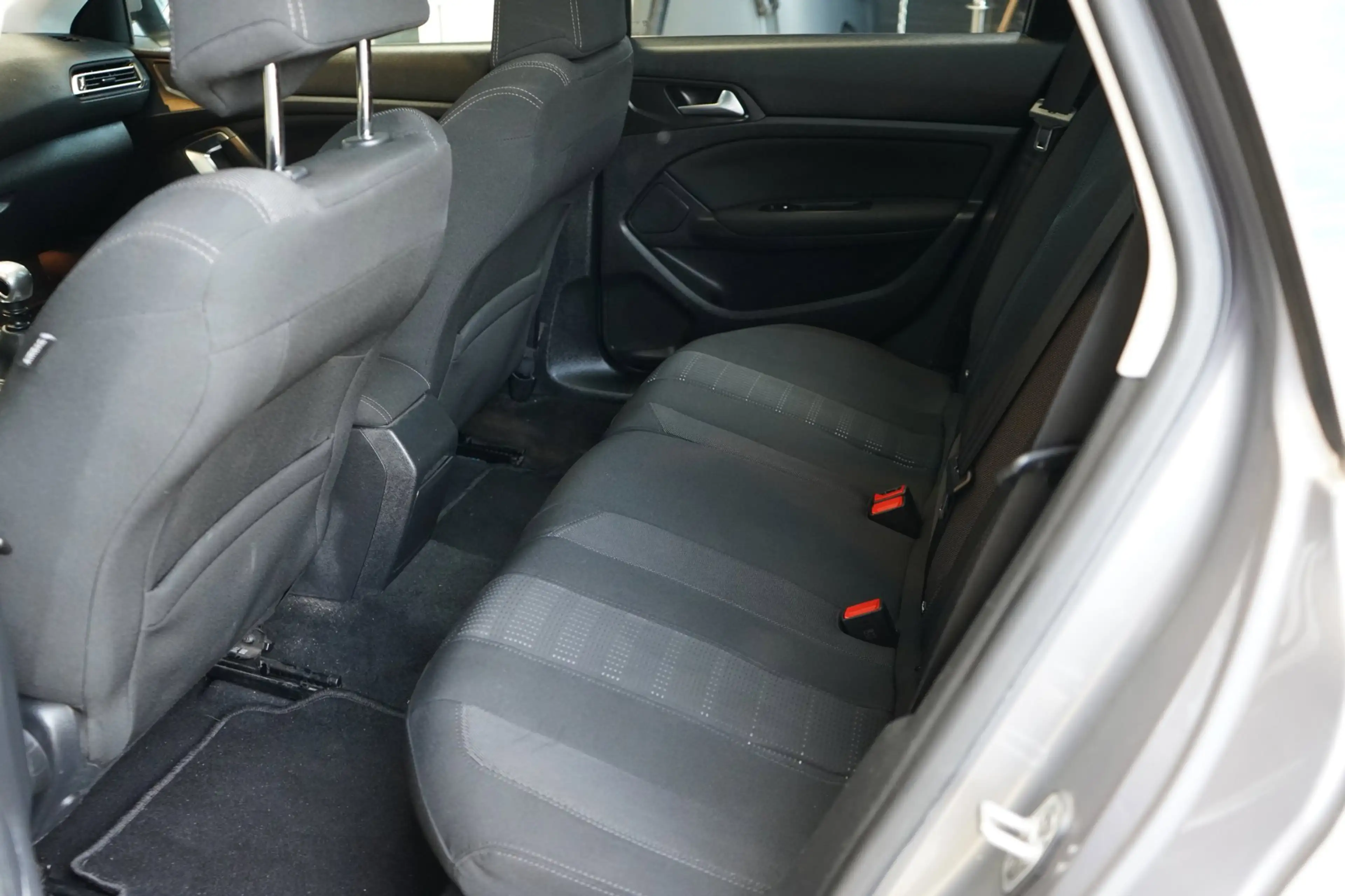 Peugeot 308 SW 1.2 PureTech Blue Lease Premium | TREKHAAK | CR — photo 18