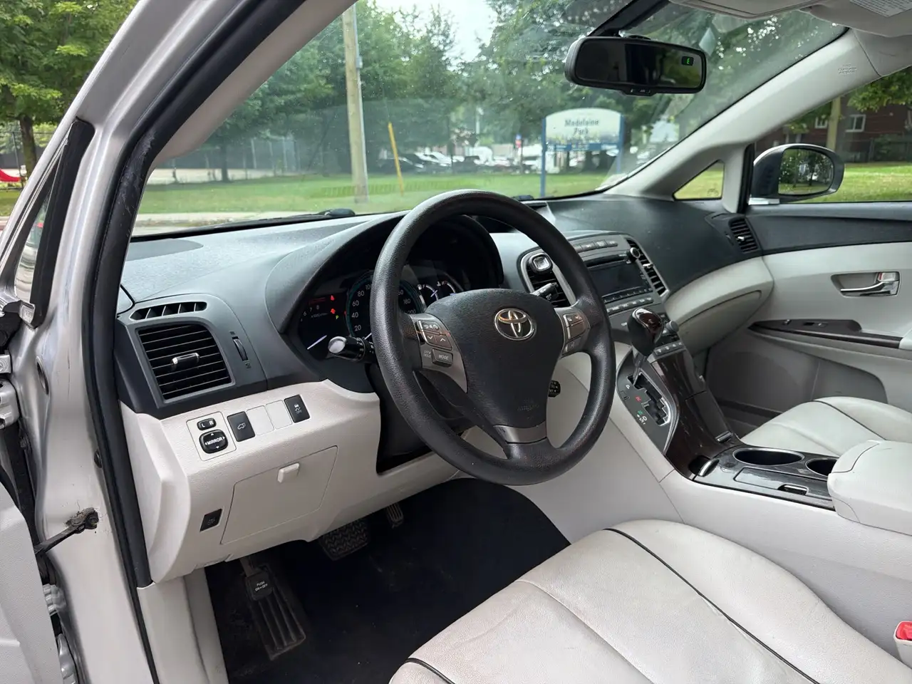 Toyota Venza photo Toyota Venza