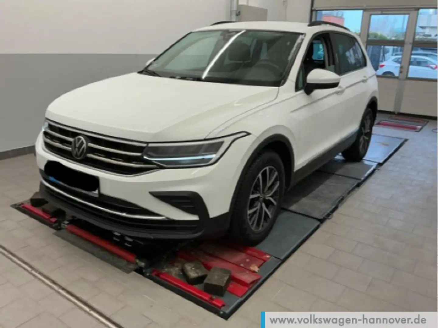 Volkswagen Tiguan 2.0 TDI AHK LED Kamera PDC SHZ Weiß - 2