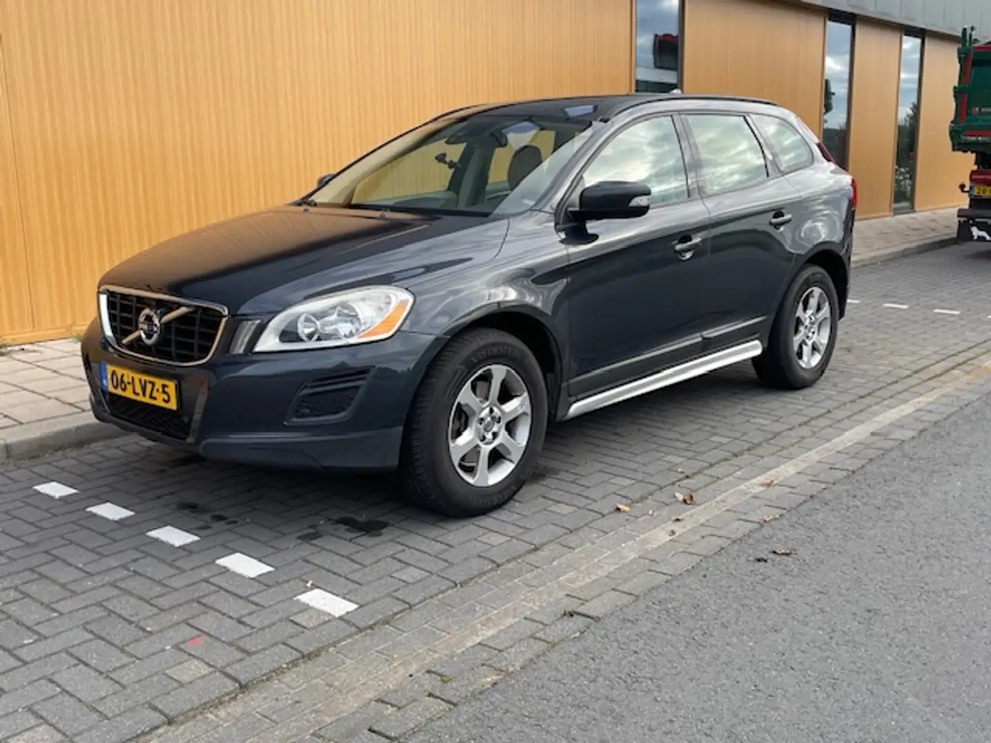 Volvo XC60 XC60 2.0T Kinetic , pano en trekhaak, beige Zwart - 1