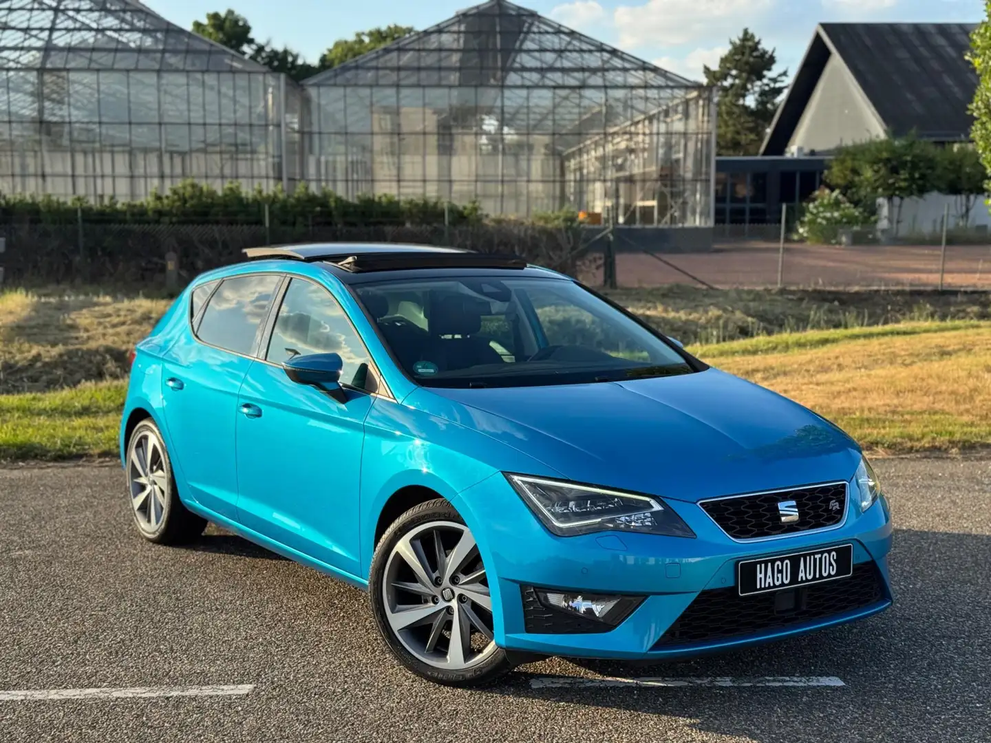 SEAT Leon 1.4 EcoTSI 3x FR AUT | LED | Navi | Pano | Carplay Blauw - 2