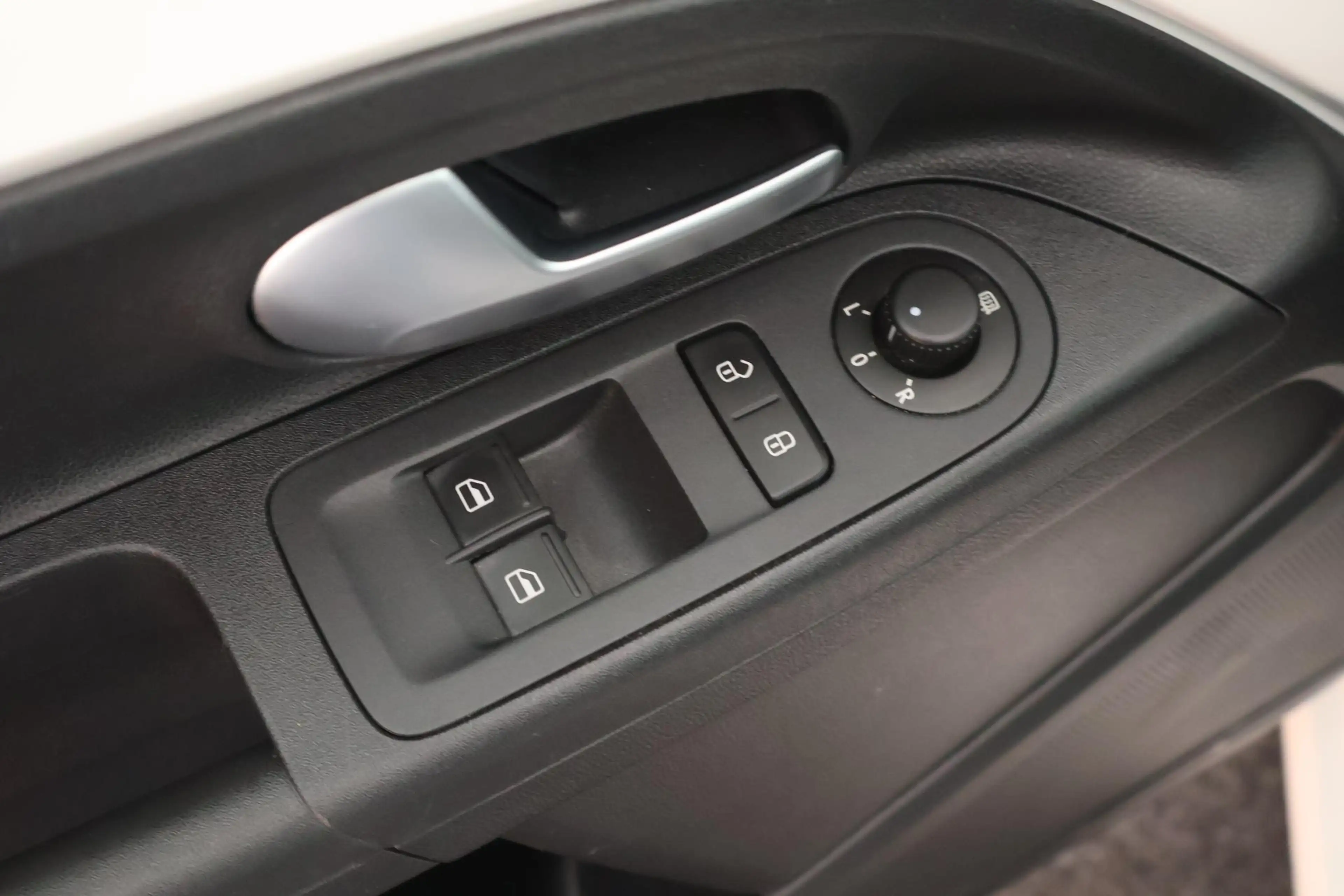 Volkswagen up! 1.0 60pk BMT move up! Airco DAB — photo 13