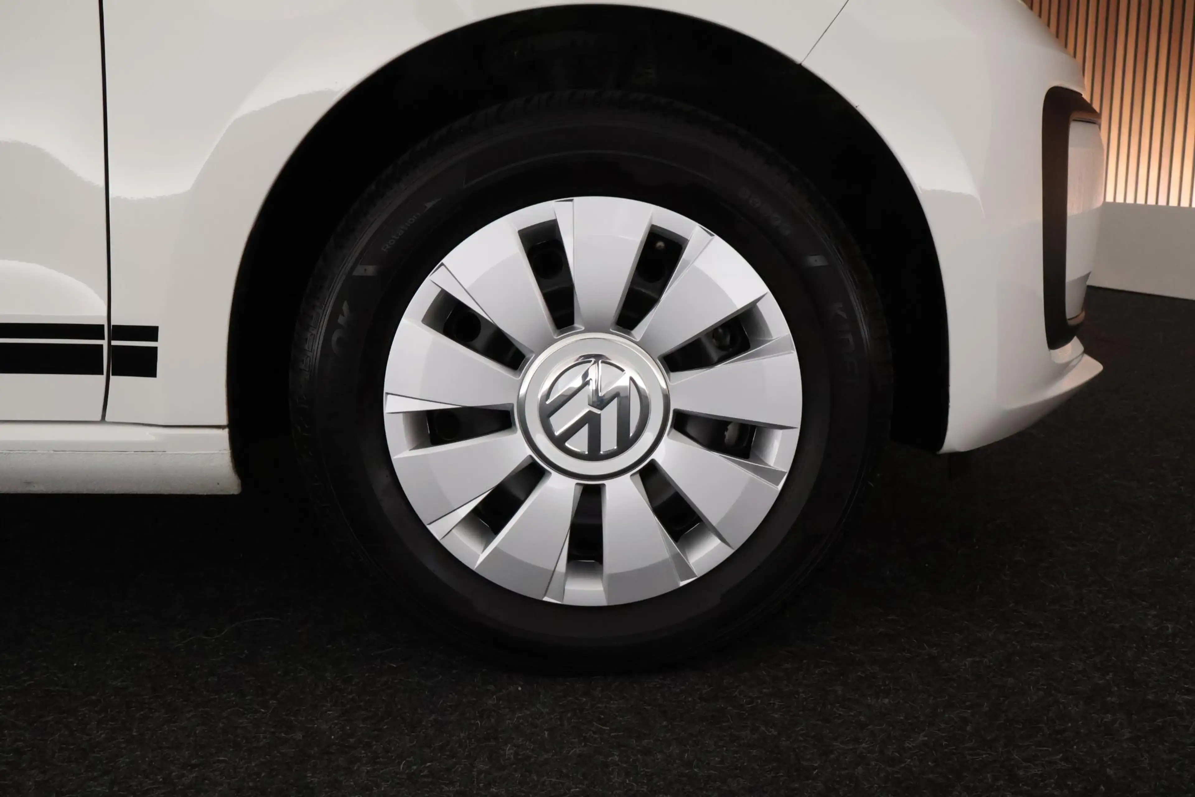 Volkswagen up! 1.0 60pk BMT move up! Airco DAB — photo 29