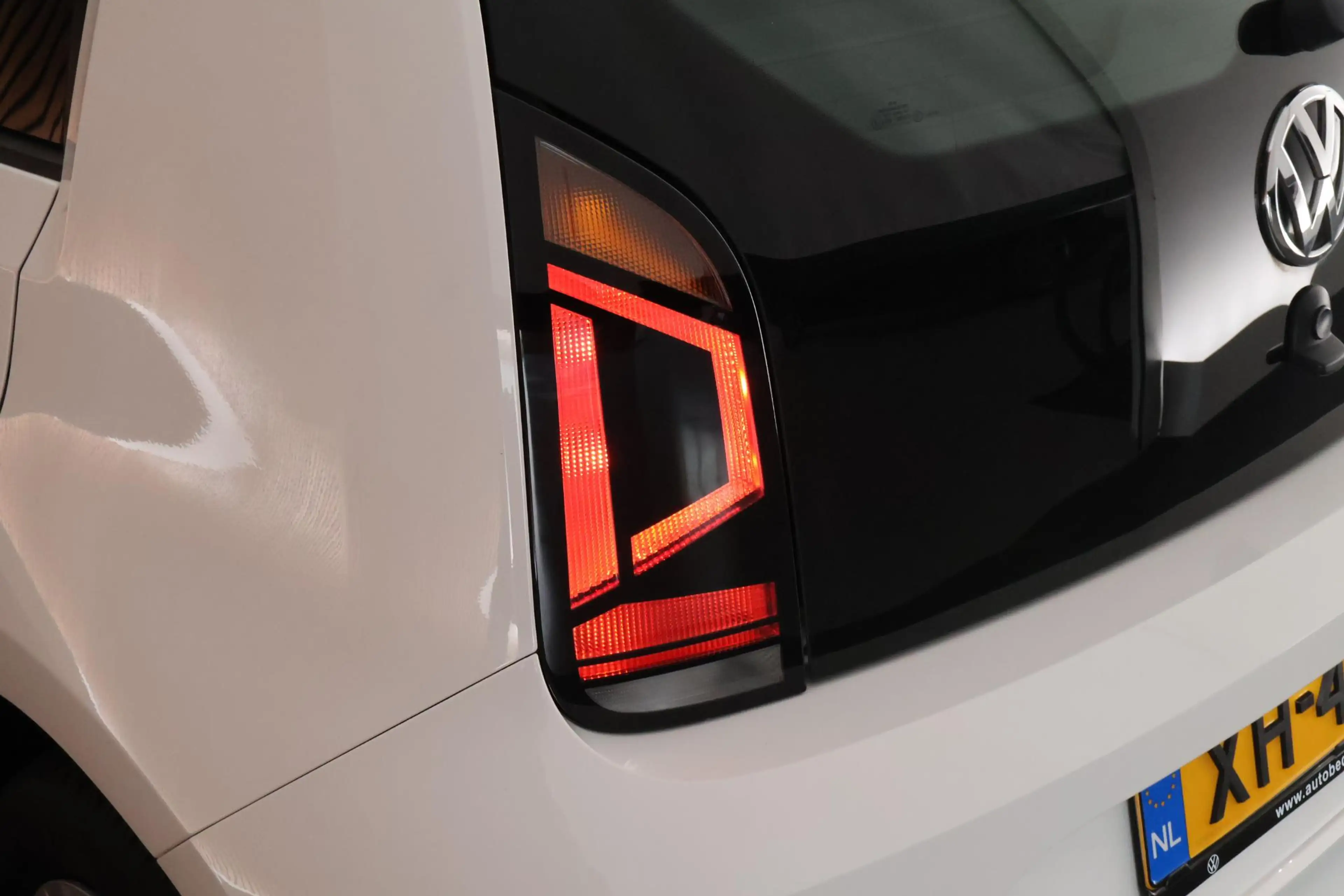 Volkswagen up! 1.0 60pk BMT move up! Airco DAB — photo 27