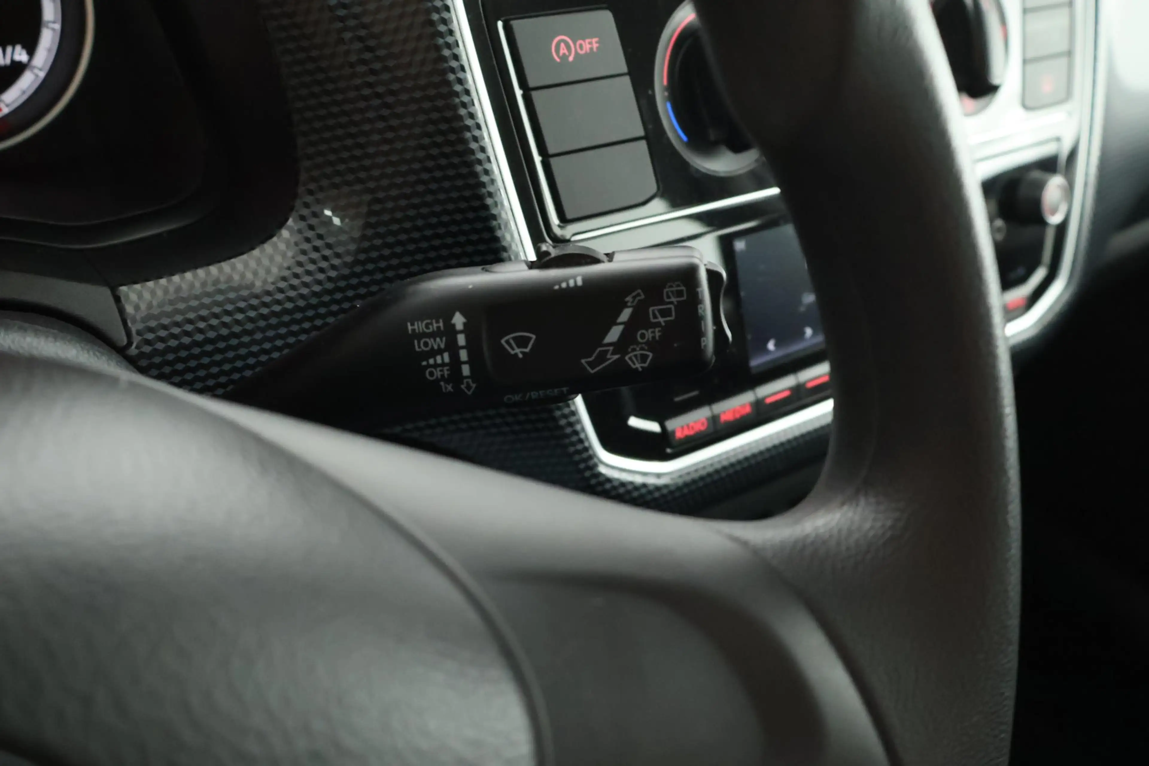 Volkswagen up! 1.0 60pk BMT move up! Airco DAB — photo 16
