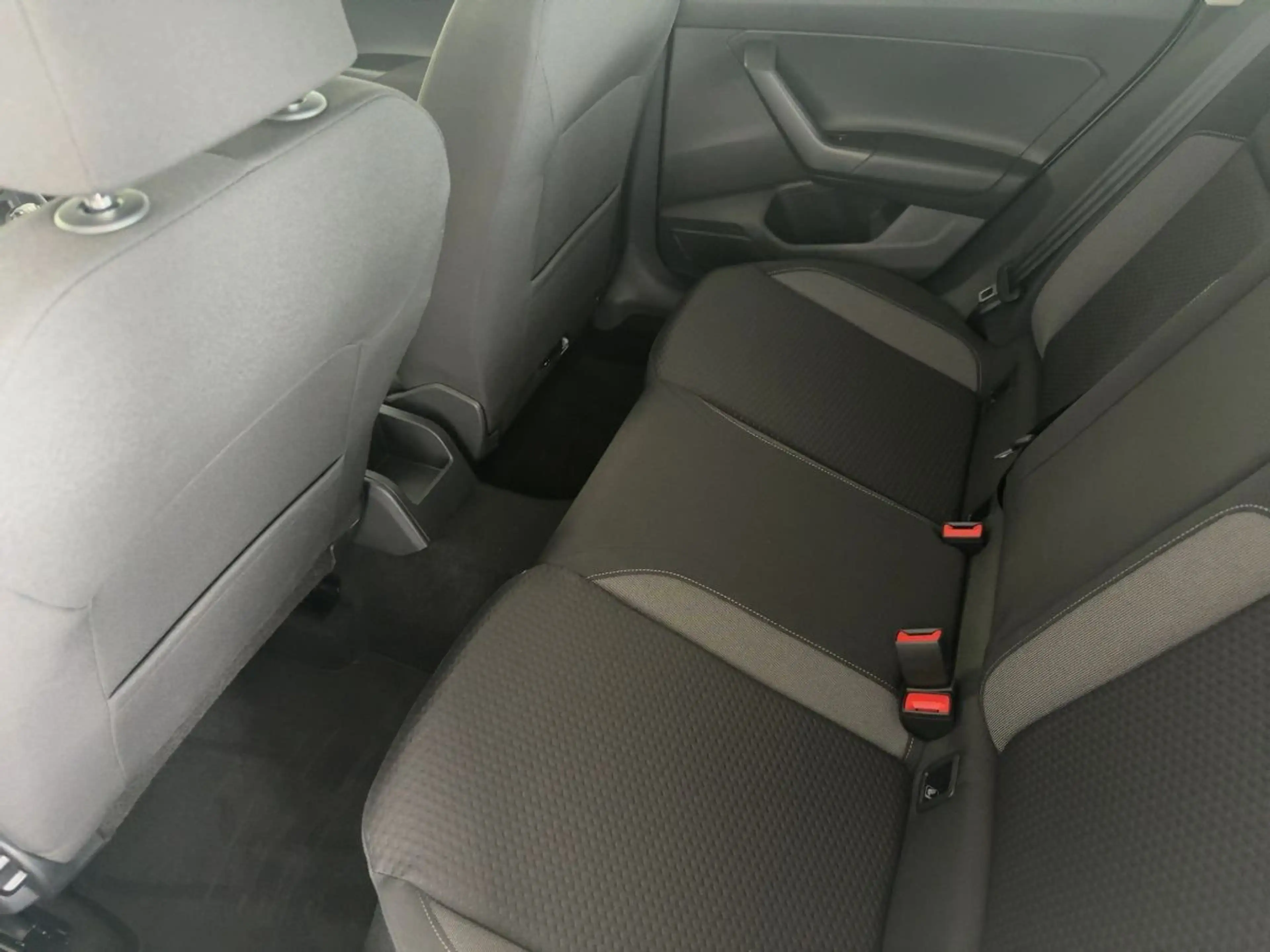 Volkswagen Taigo 1.0 TSI Klima App-Connect SHZ PDC 5J. Gara — photo 11