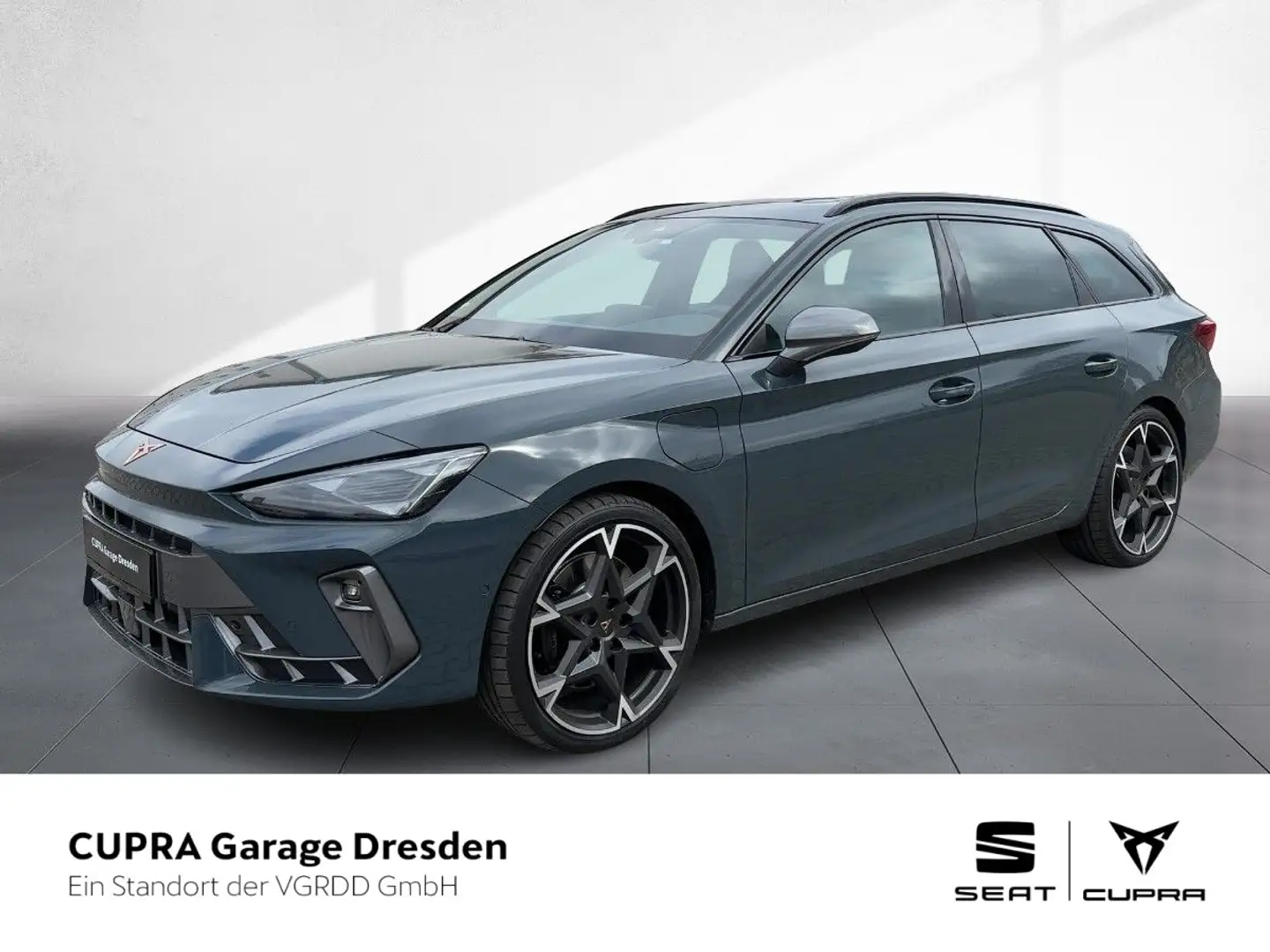 CUPRA Leon Sportstourer VZ 1.5 e-HYBRID 6-Gang-DSG Blauw - 1