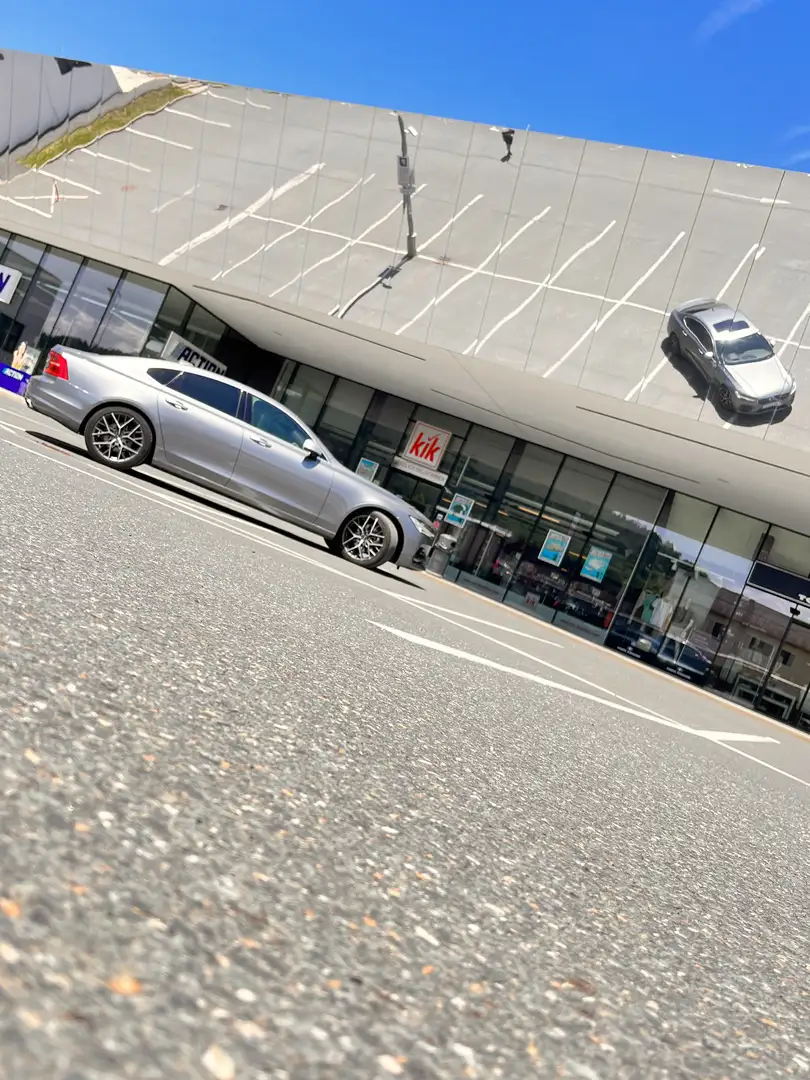 Volvo S90 R Design Grau - 2