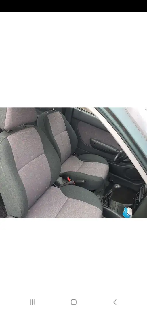 Hyundai ACCENT 1.3 mit Klima Grün - 2