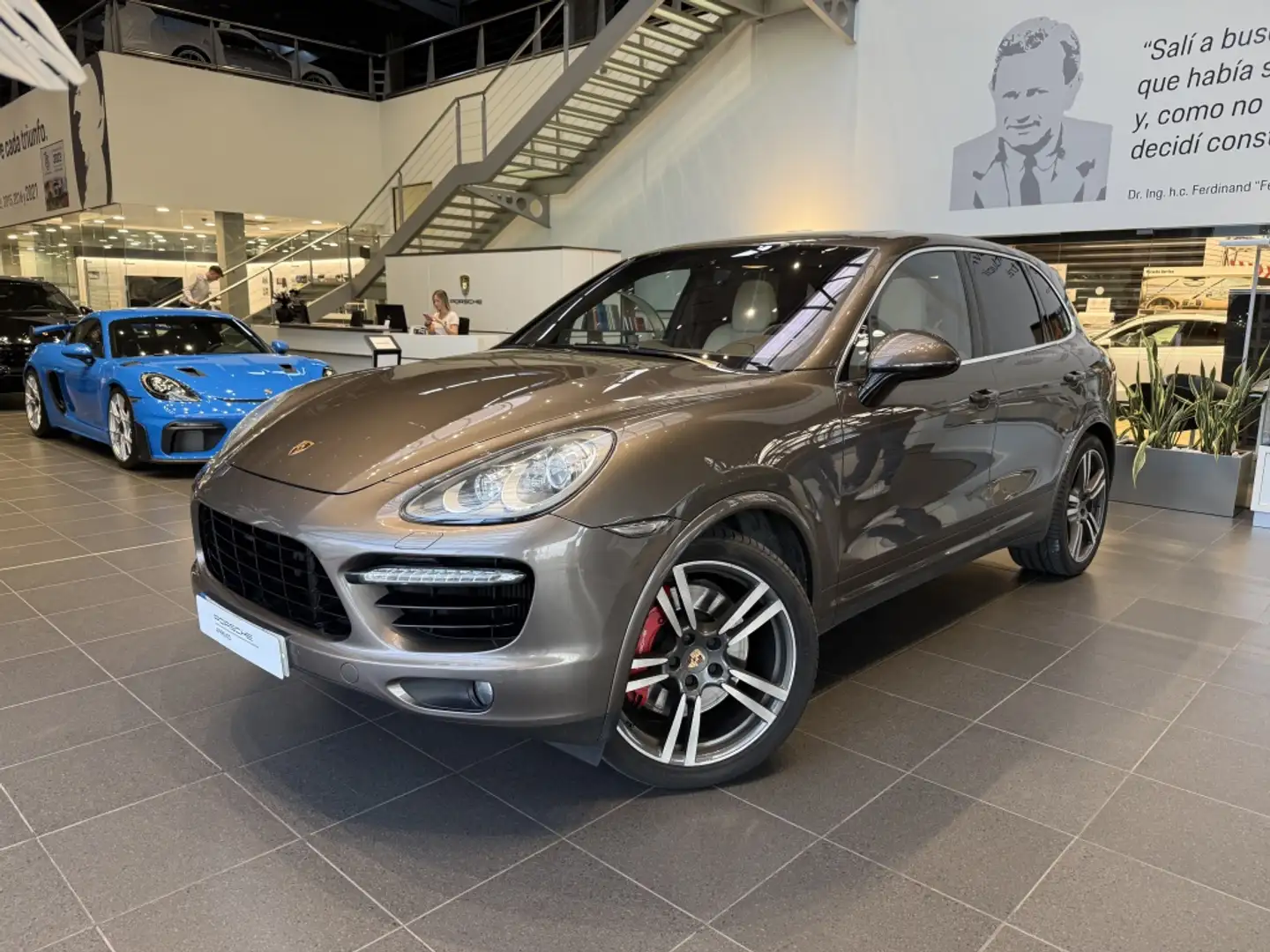 Porsche Cayenne Turbo S Aut. Gris - 1