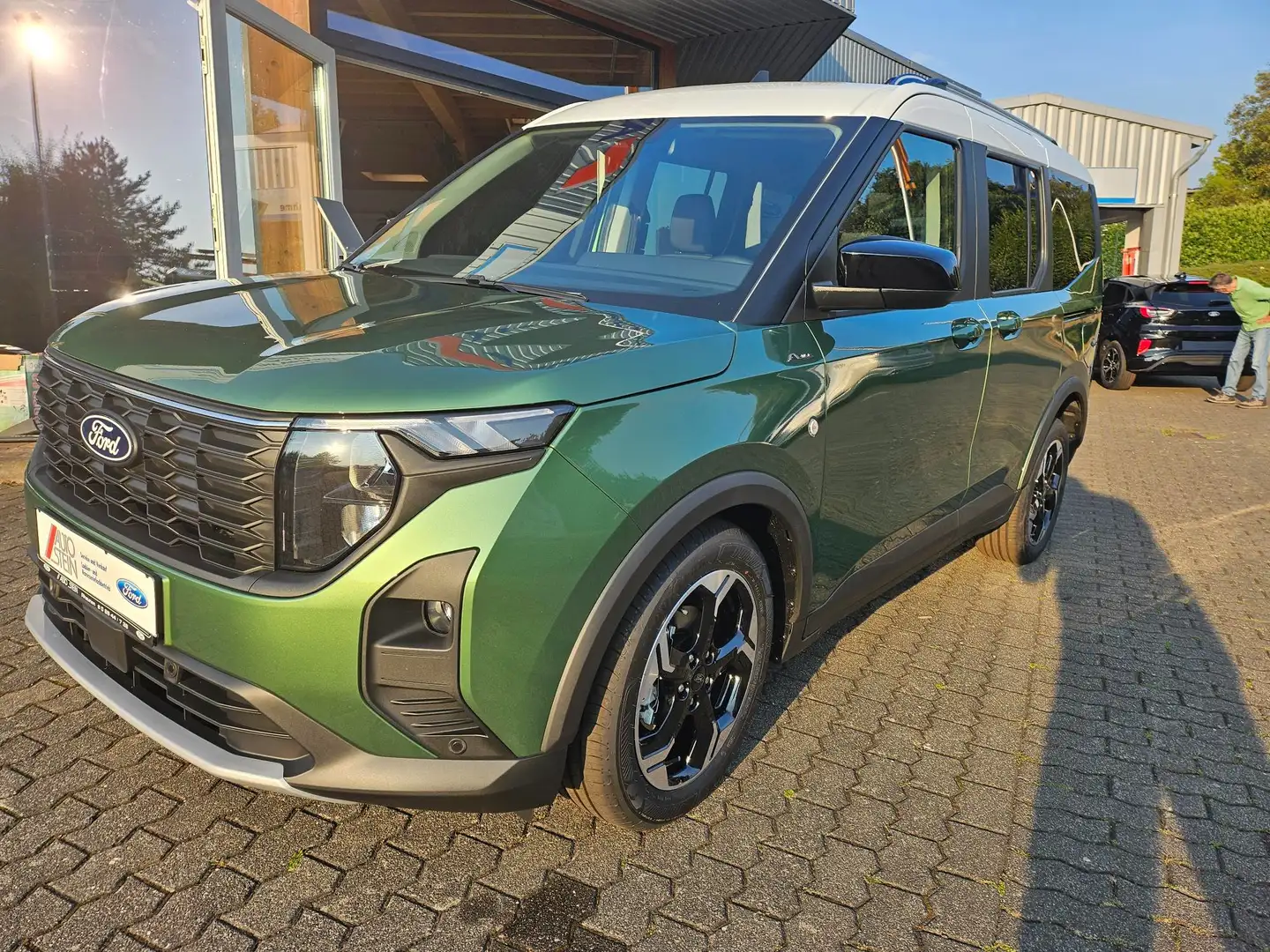 Ford Tourneo Courier Tourneo Courier 1.0 EcoBoost Active (EURO 6d) Grün - 2