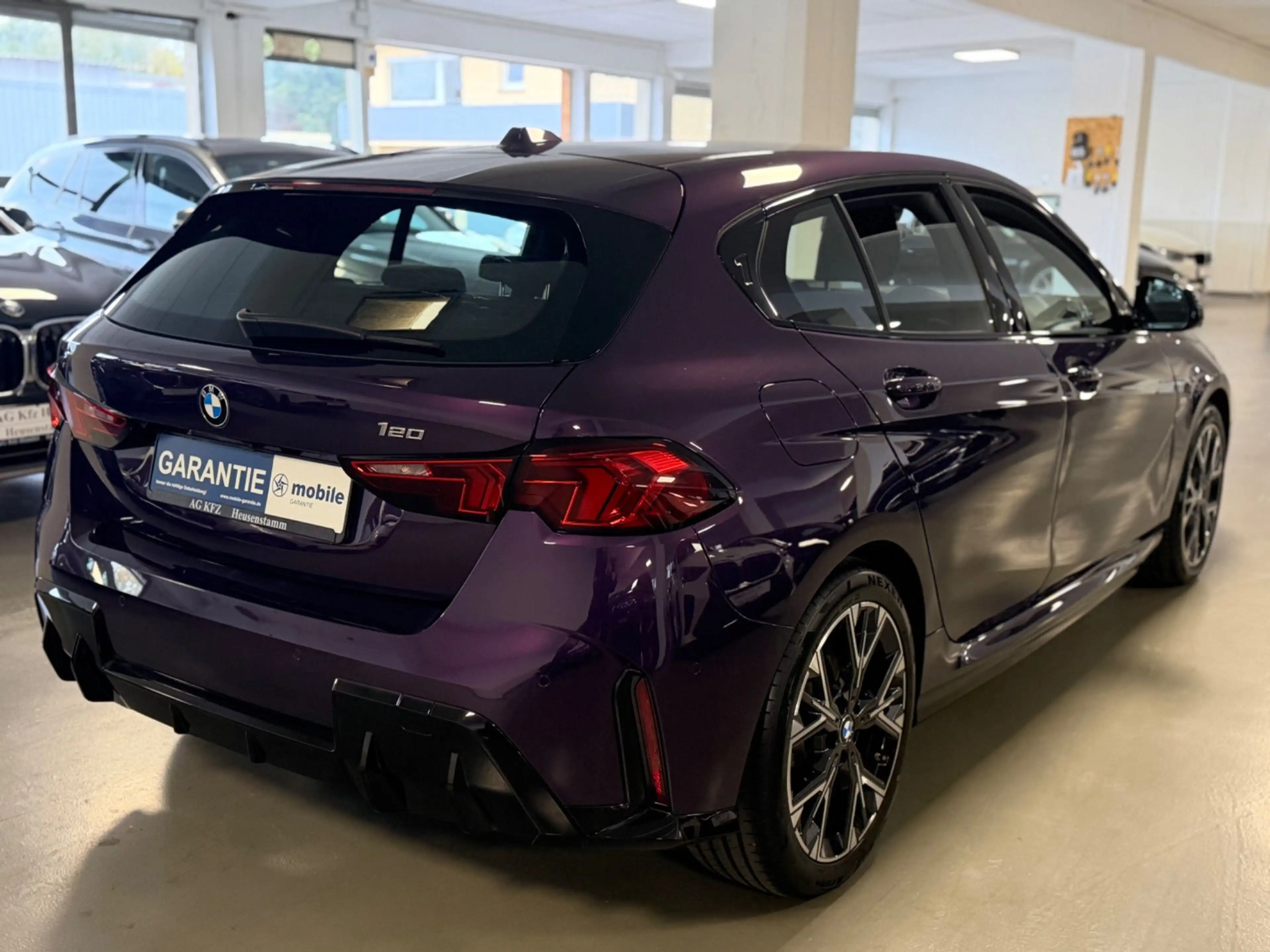BMW 120 i M Sport MASSAGE/360°KAMERA/HUD/LED/ICONIC — photo 11