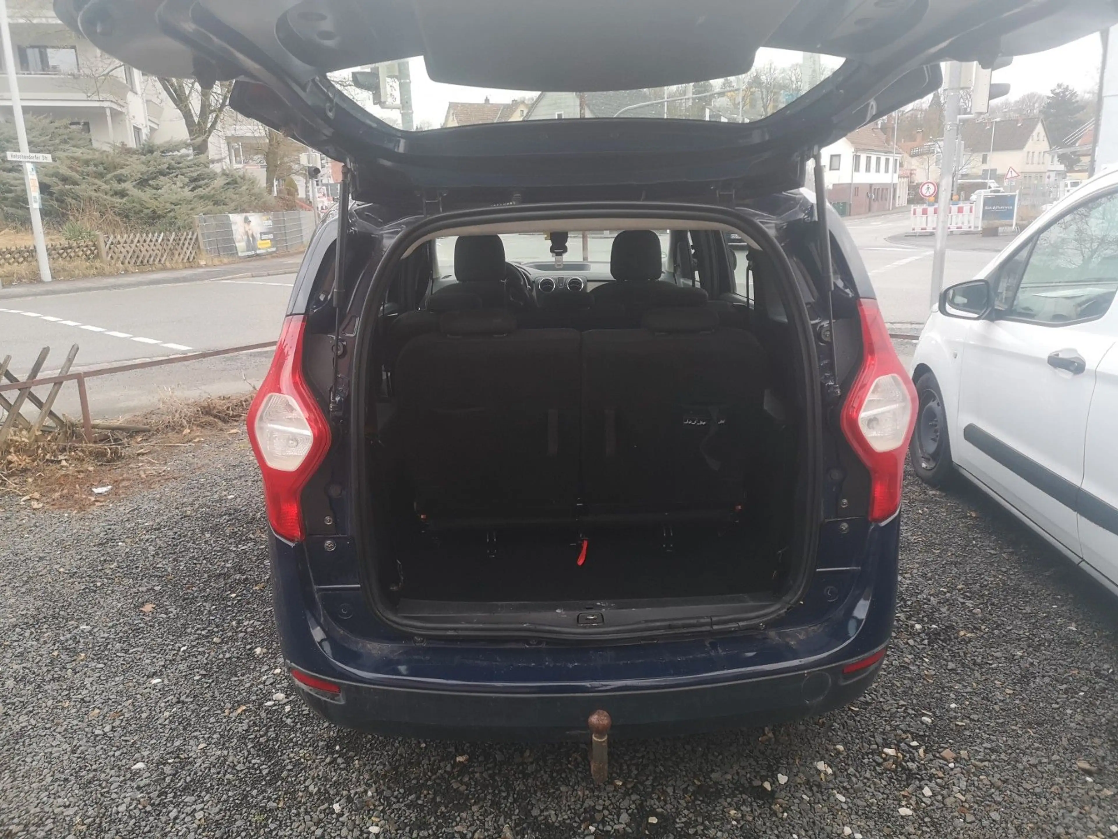 Dacia Lodgy 1.6 SCe 100 Lauréate 7 SITZE — photo 5
