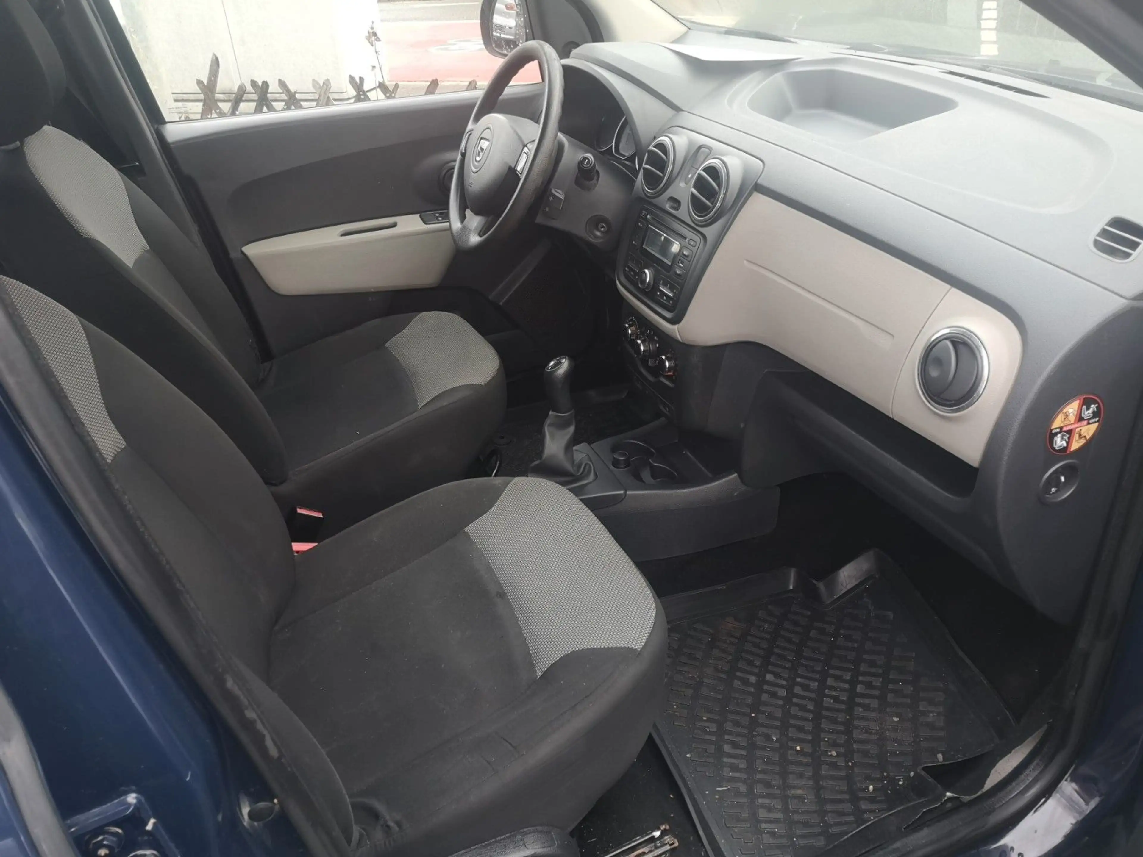 Dacia Lodgy 1.6 SCe 100 Lauréate 7 SITZE — photo 7