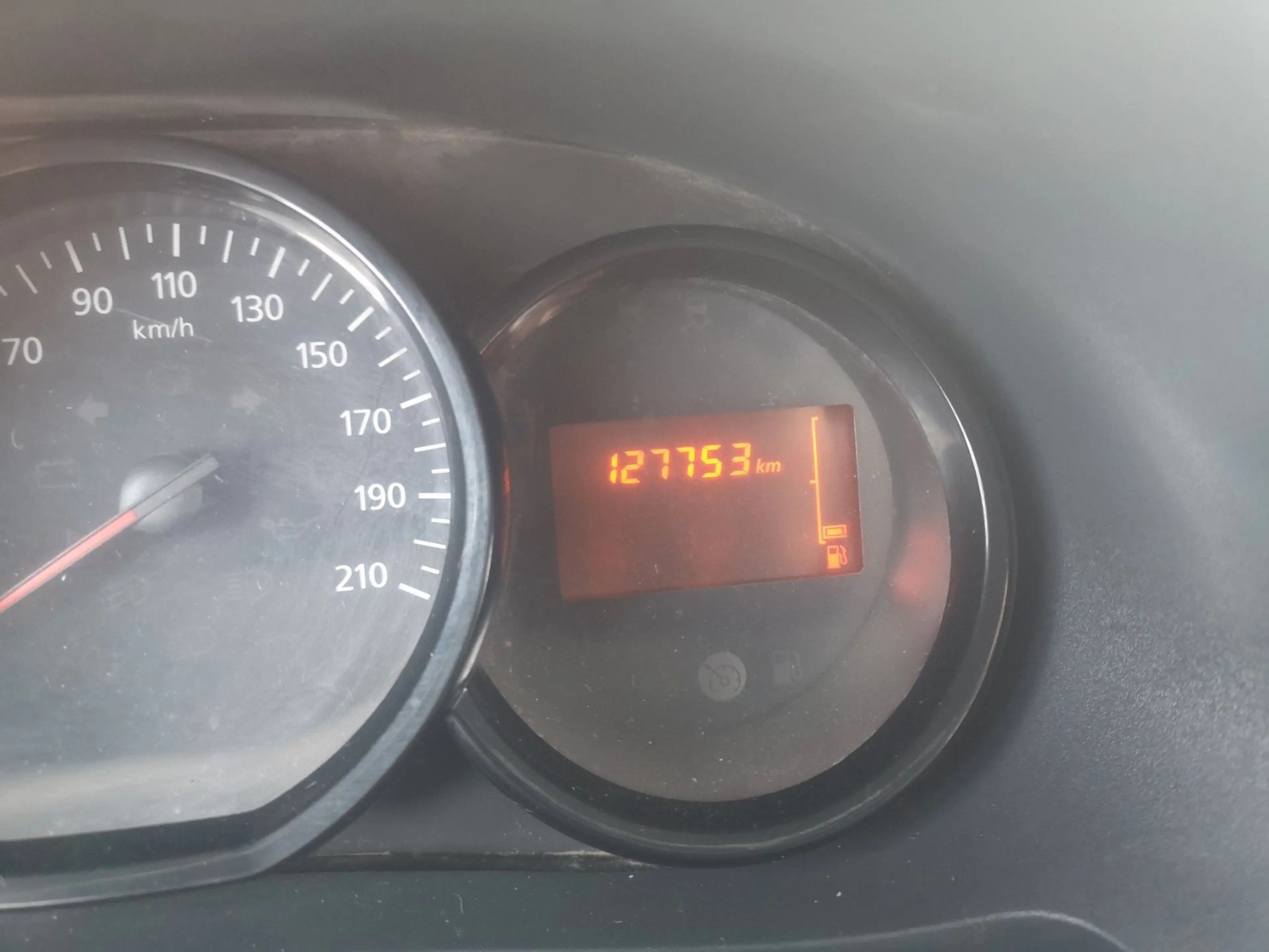 Dacia Lodgy 1.6 SCe 100 Lauréate 7 SITZE — photo 12