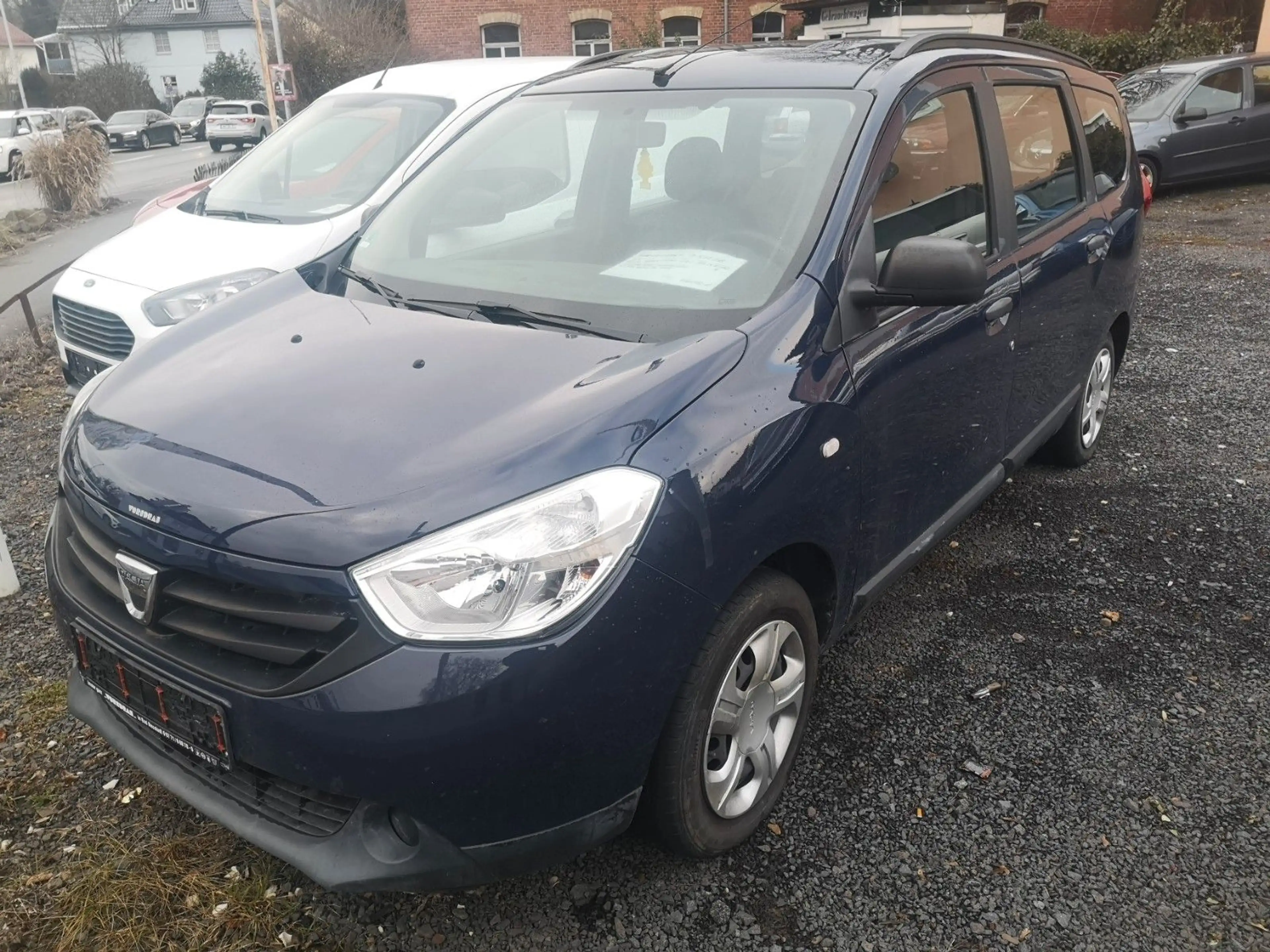 Dacia Lodgy 1.6 SCe 100 Lauréate 7 SITZE